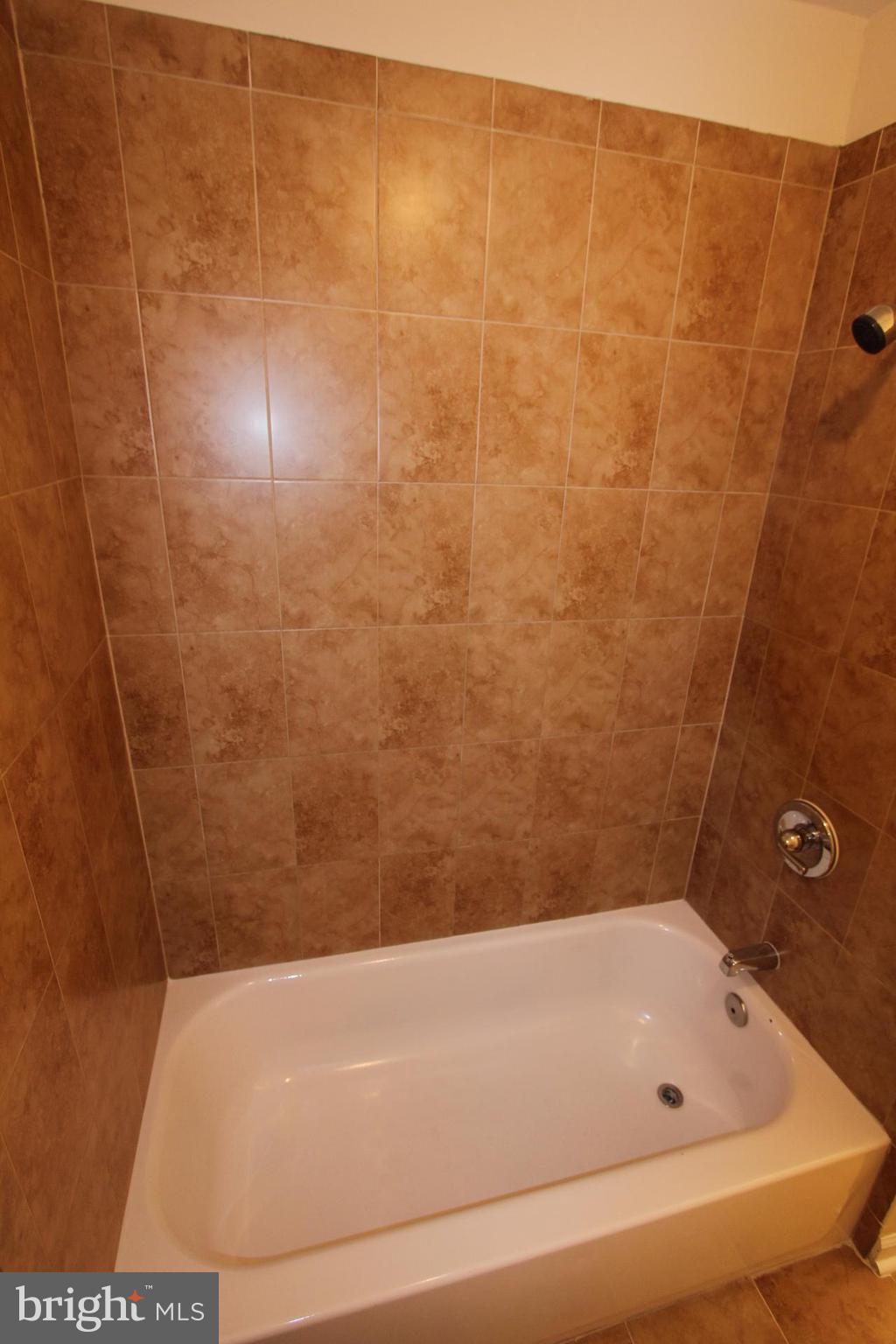 HERITAGE SQUARE - Residential