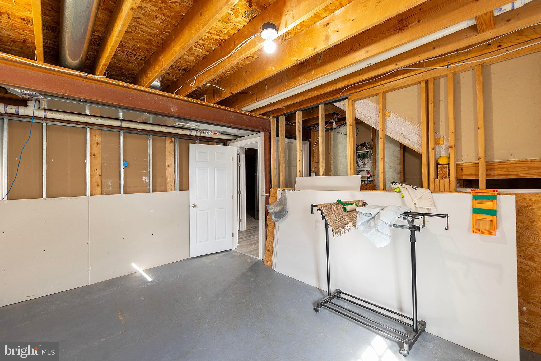 THE VILLAGE OF WASHINGTON TRAIL WEST - Residential