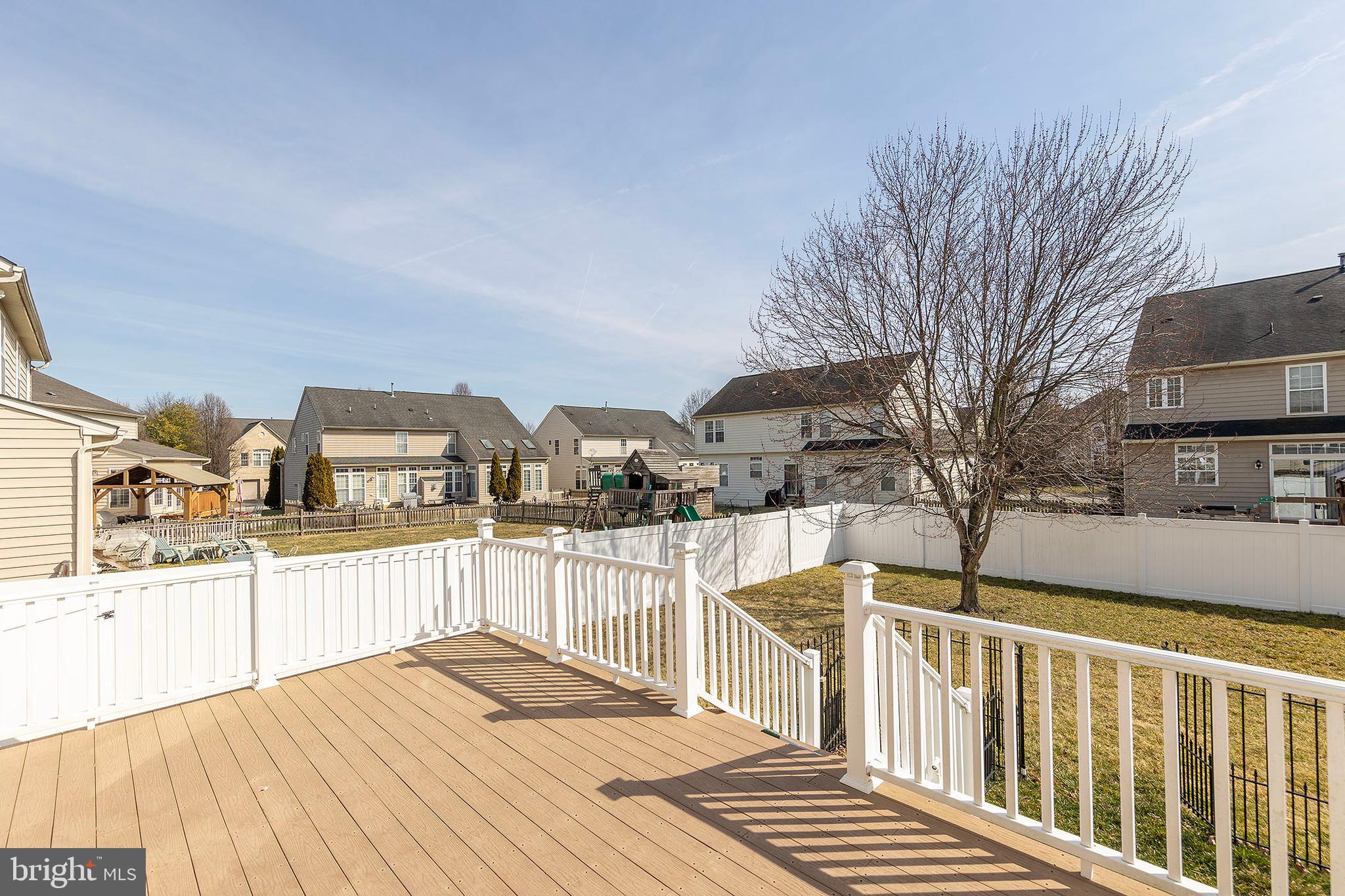 THE VILLAGE OF WASHINGTON TRAIL WEST - Residential