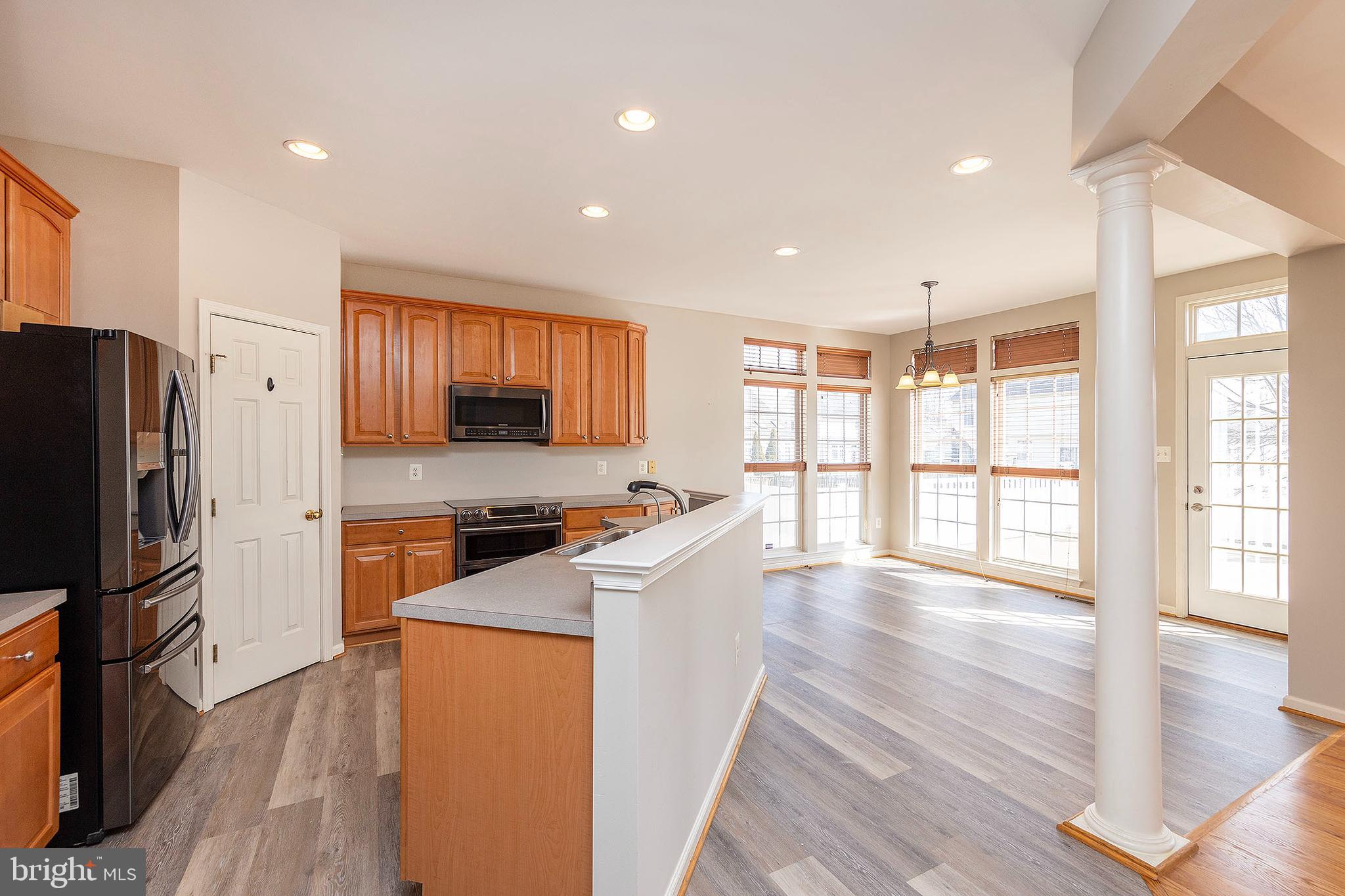 THE VILLAGE OF WASHINGTON TRAIL WEST - Residential