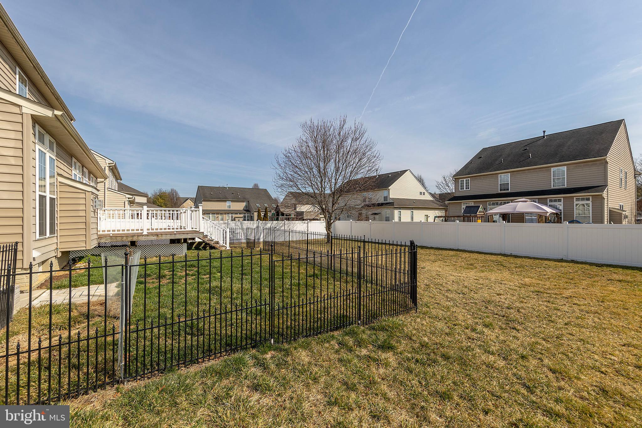 THE VILLAGE OF WASHINGTON TRAIL WEST - Residential