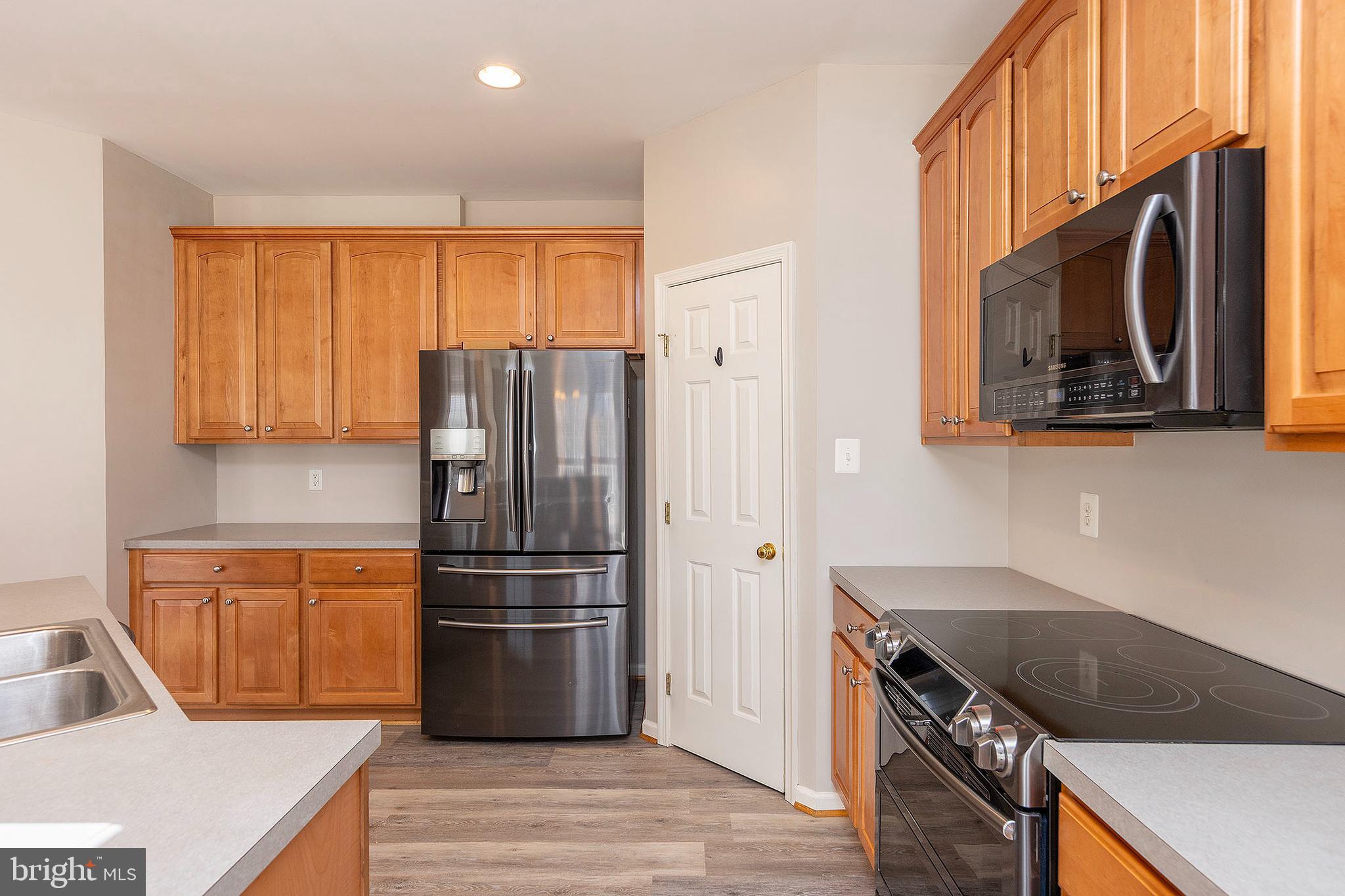 THE VILLAGE OF WASHINGTON TRAIL WEST - Residential