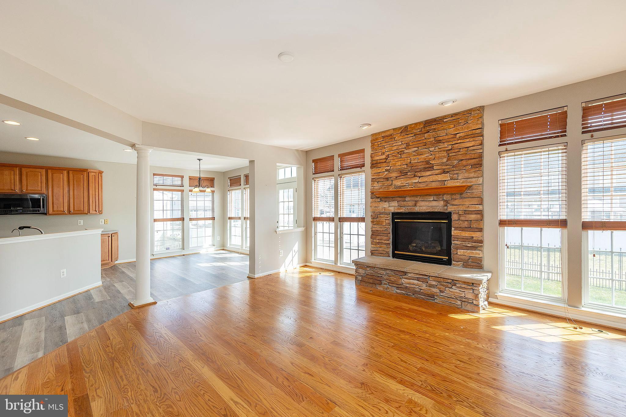 THE VILLAGE OF WASHINGTON TRAIL WEST - Residential