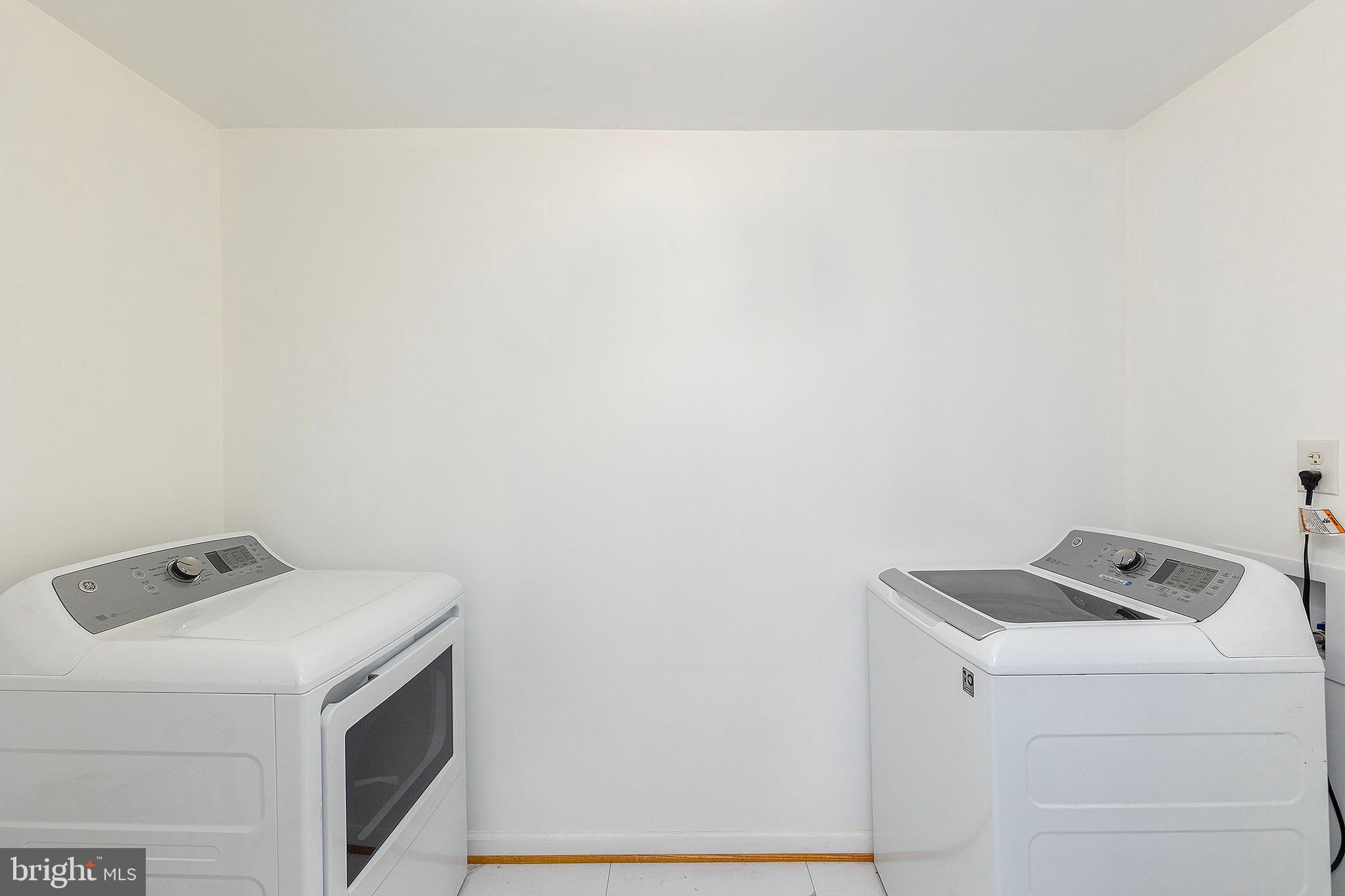 THE VILLAGE OF WASHINGTON TRAIL WEST - Residential