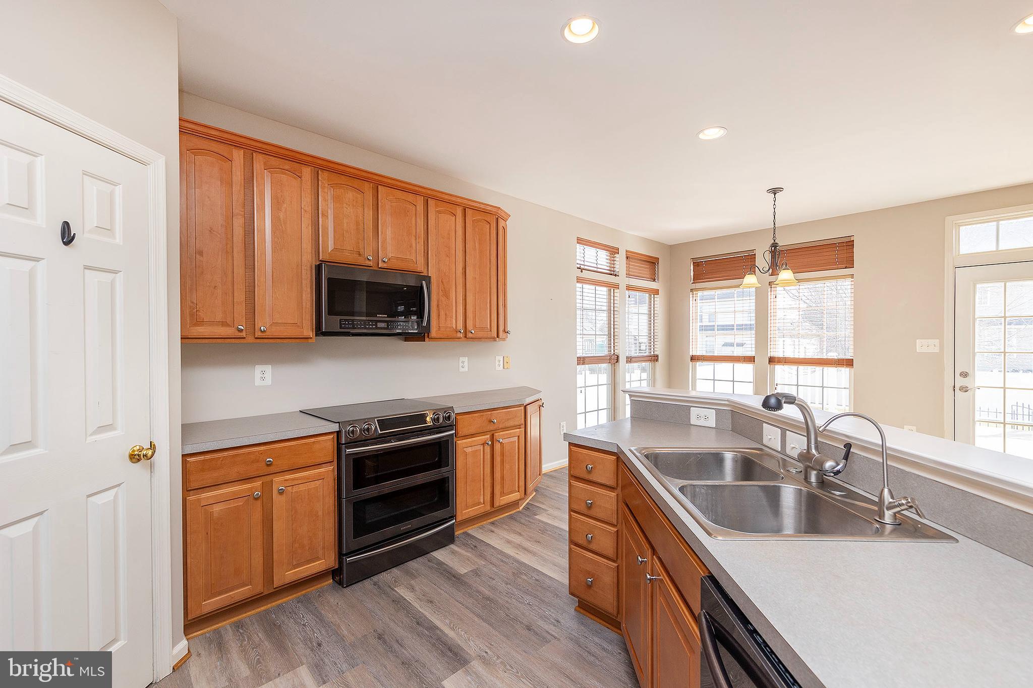 THE VILLAGE OF WASHINGTON TRAIL WEST - Residential