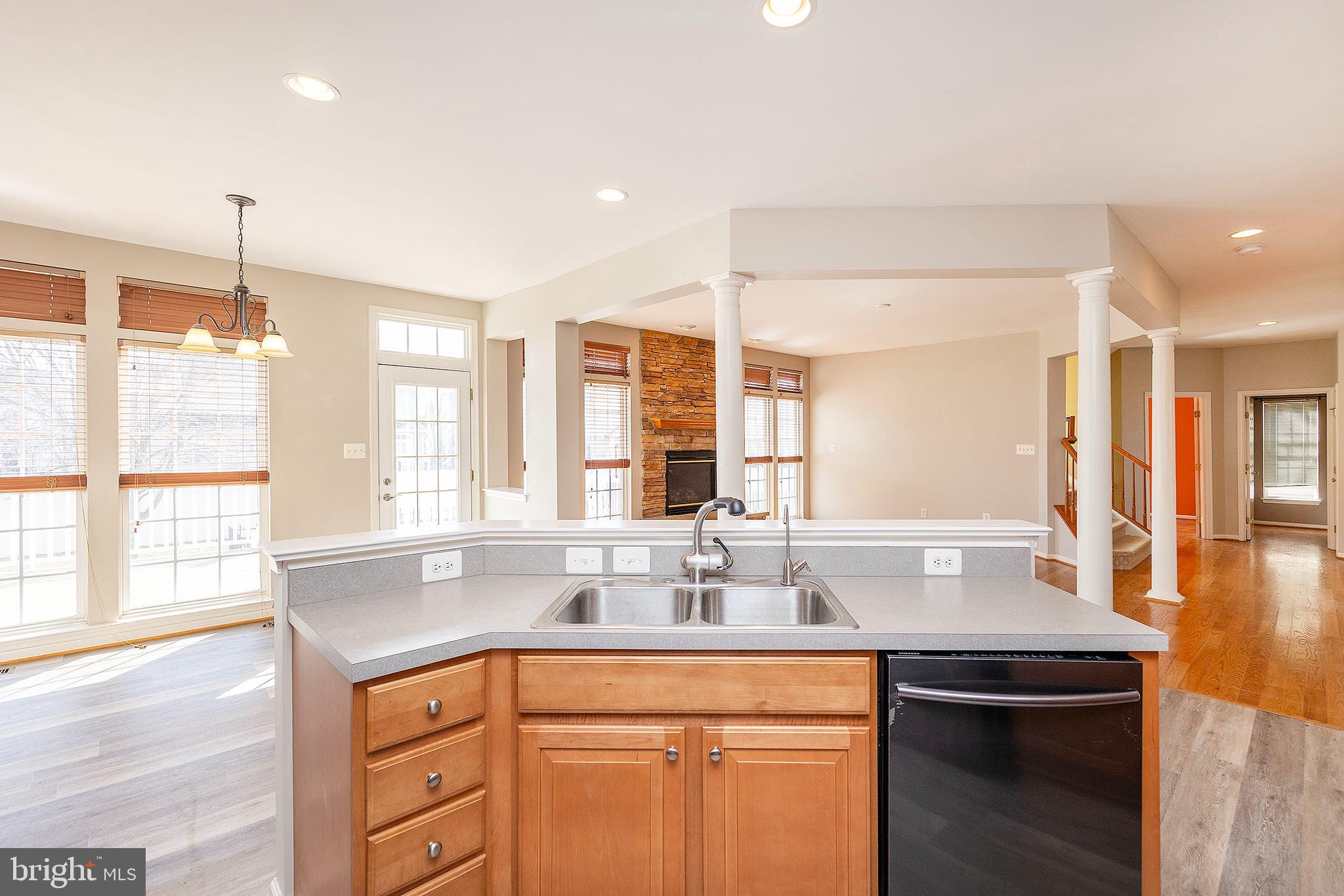 THE VILLAGE OF WASHINGTON TRAIL WEST - Residential