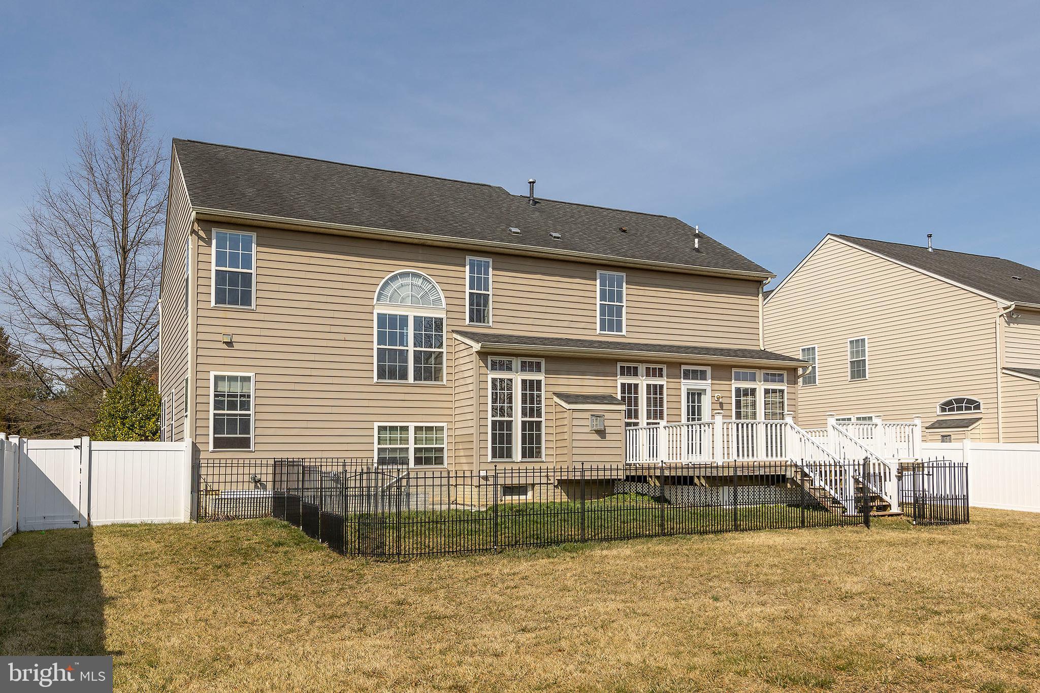 THE VILLAGE OF WASHINGTON TRAIL WEST - Residential