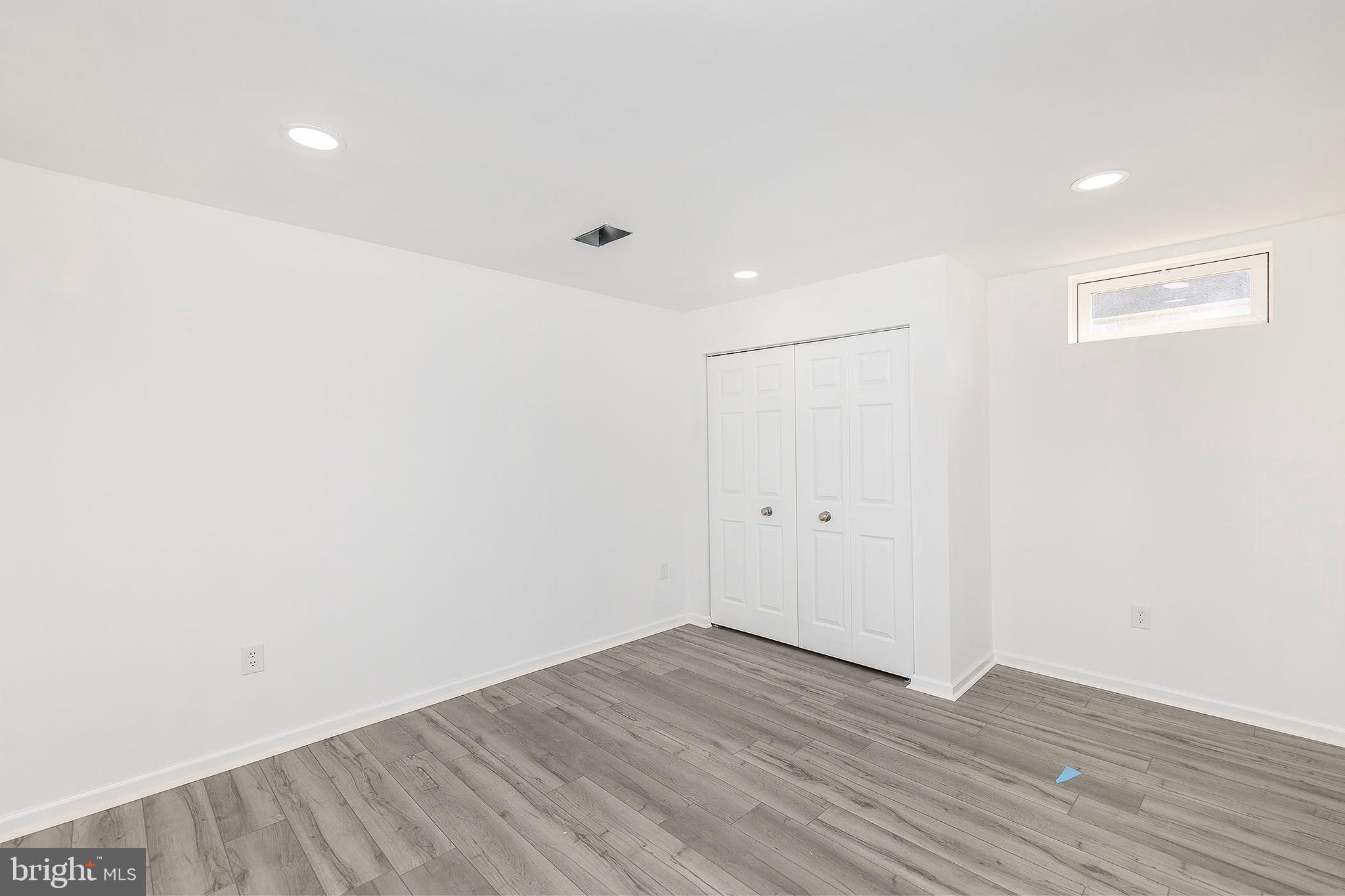 THE VILLAGE OF WASHINGTON TRAIL WEST - Residential