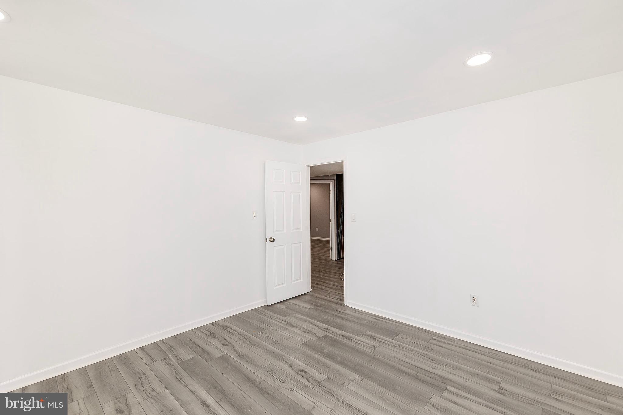 THE VILLAGE OF WASHINGTON TRAIL WEST - Residential