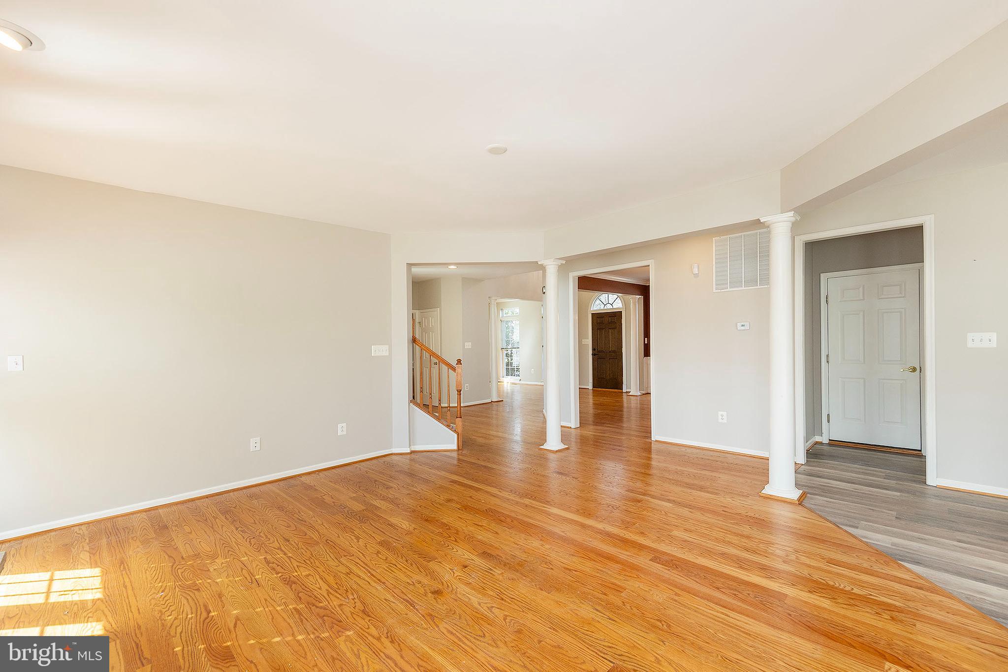 THE VILLAGE OF WASHINGTON TRAIL WEST - Residential