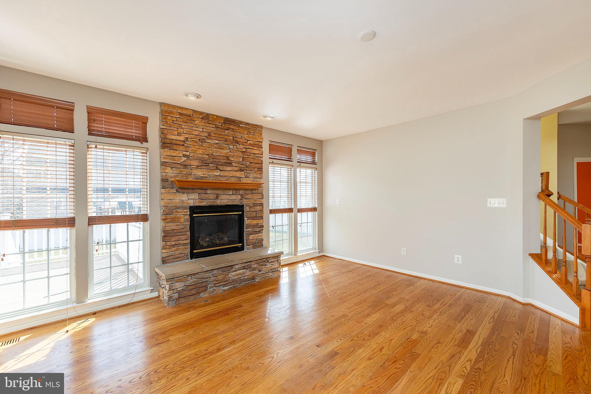 THE VILLAGE OF WASHINGTON TRAIL WEST - Residential