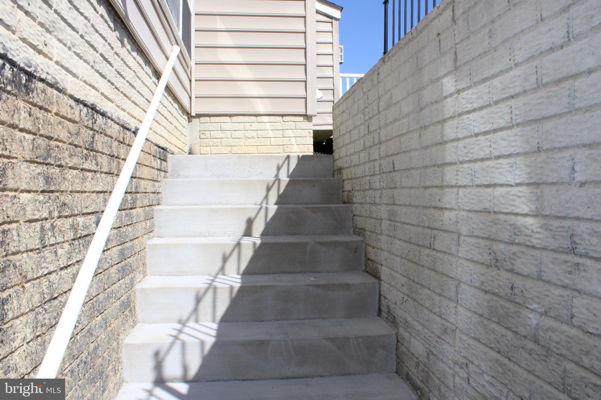 THE VILLAGE OF WASHINGTON TRAIL WEST - Residential