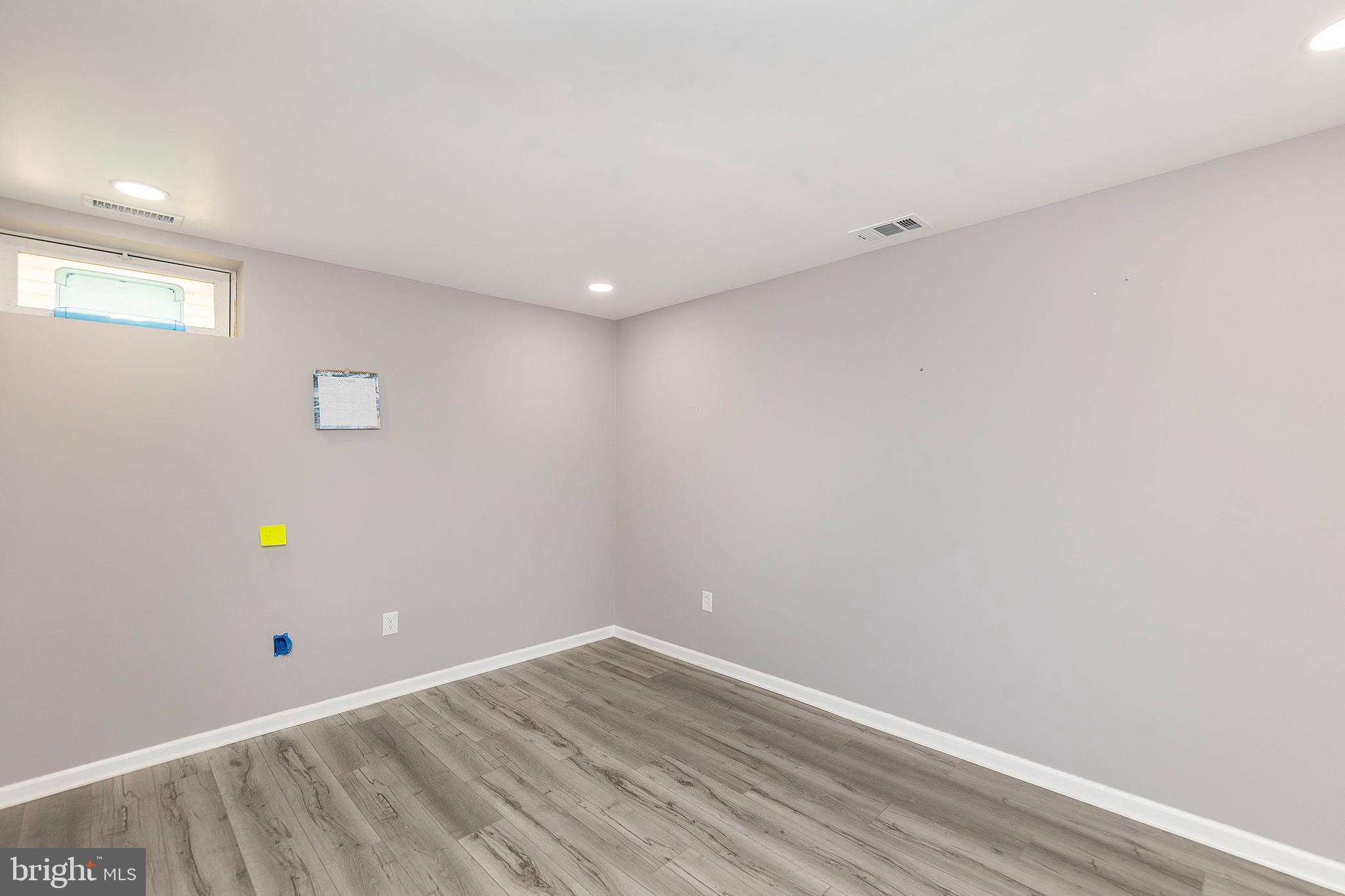 THE VILLAGE OF WASHINGTON TRAIL WEST - Residential