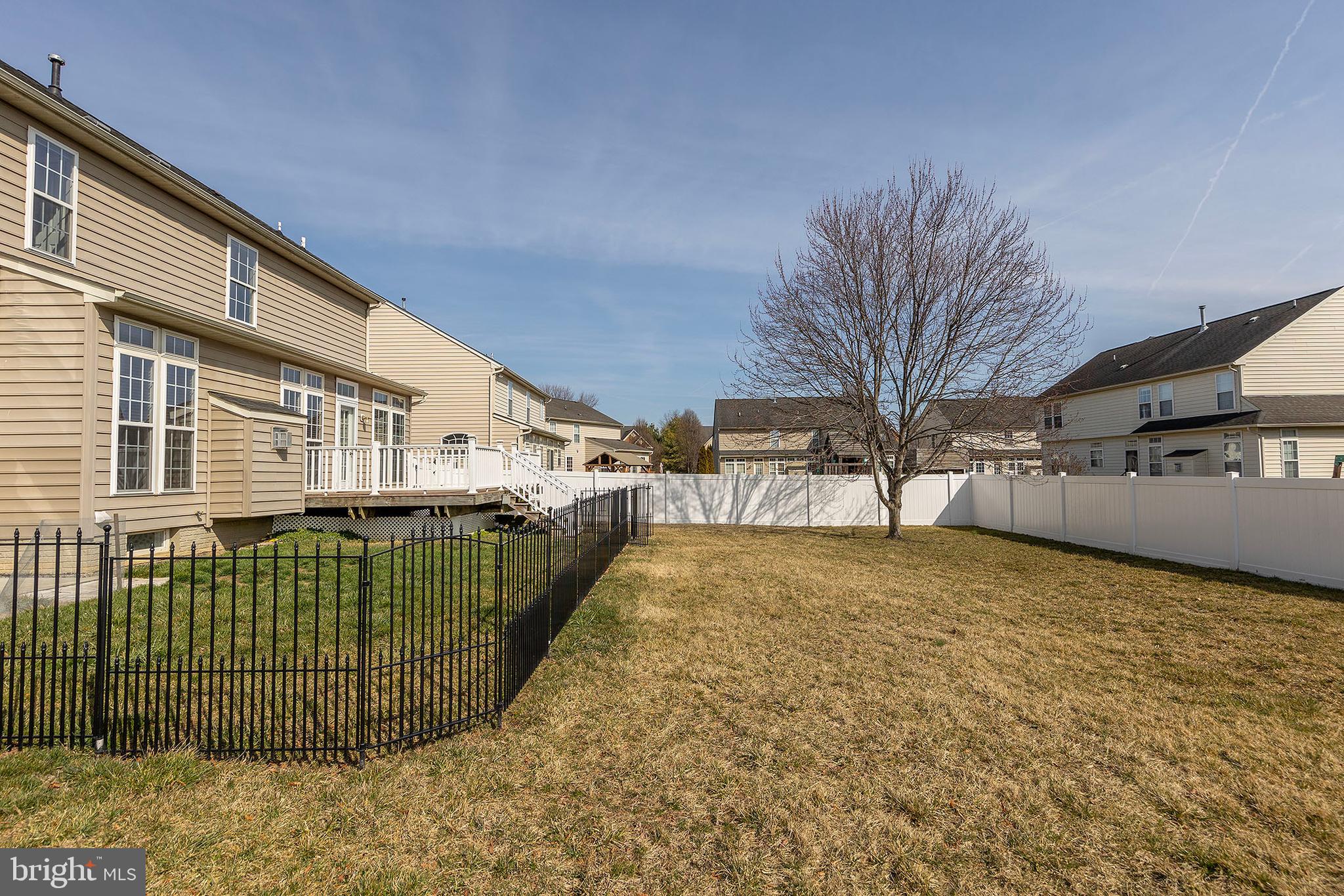 THE VILLAGE OF WASHINGTON TRAIL WEST - Residential