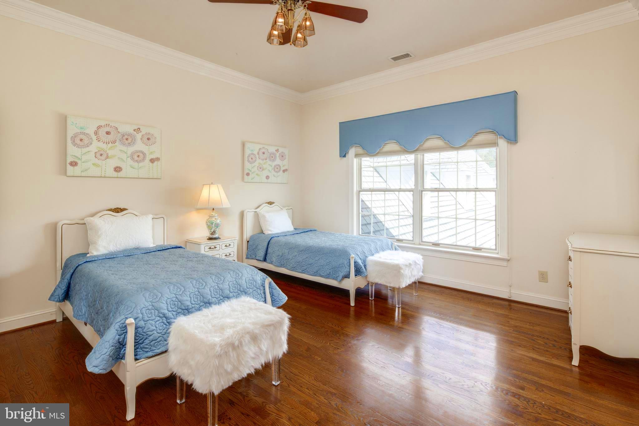 CLIFTON HILL - Residential