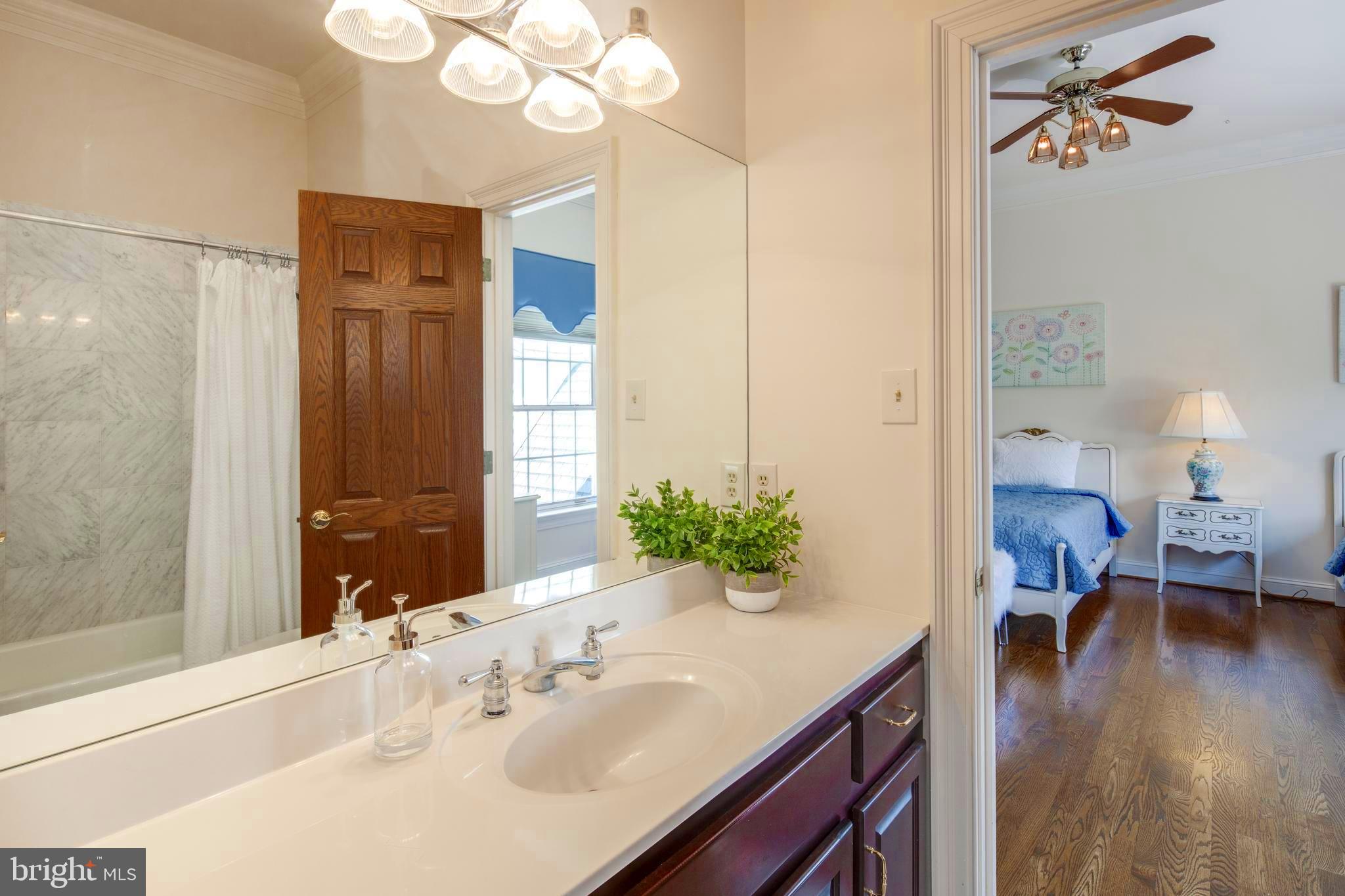 CLIFTON HILL - Residential