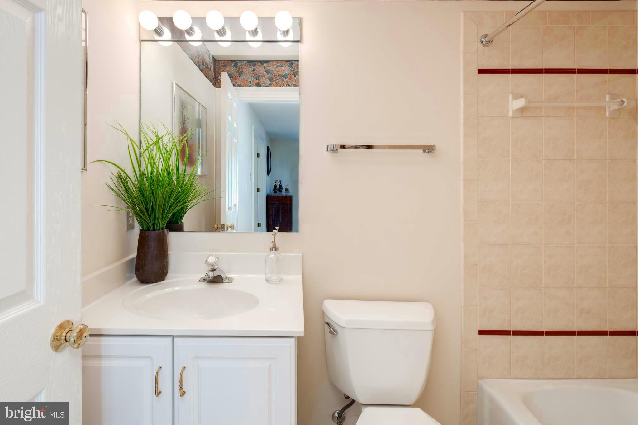 CLIFTON HILL - Residential