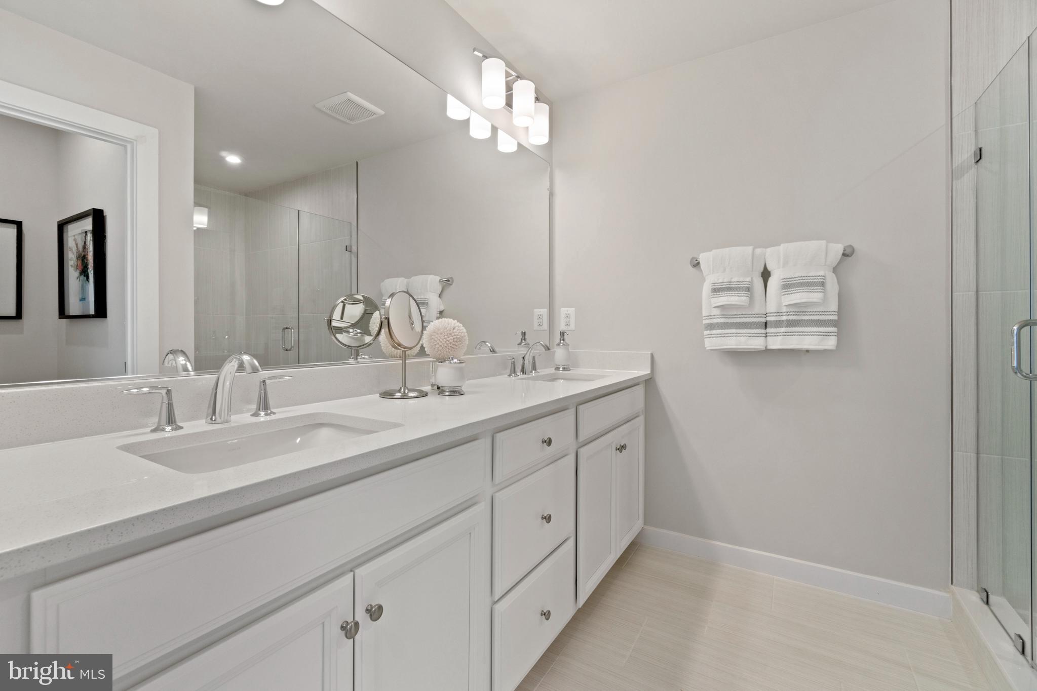 ARCOLA TOWN CENTER - Residential