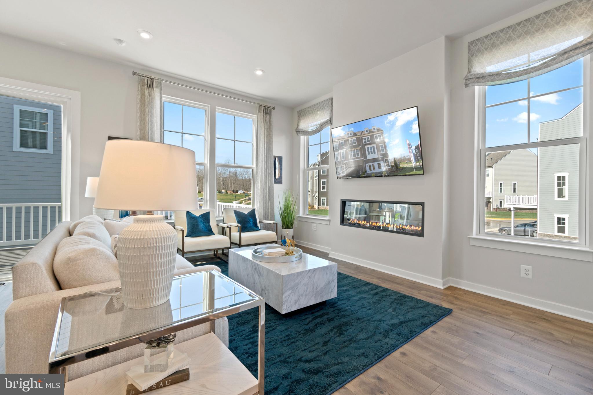 ARCOLA TOWN CENTER - Residential