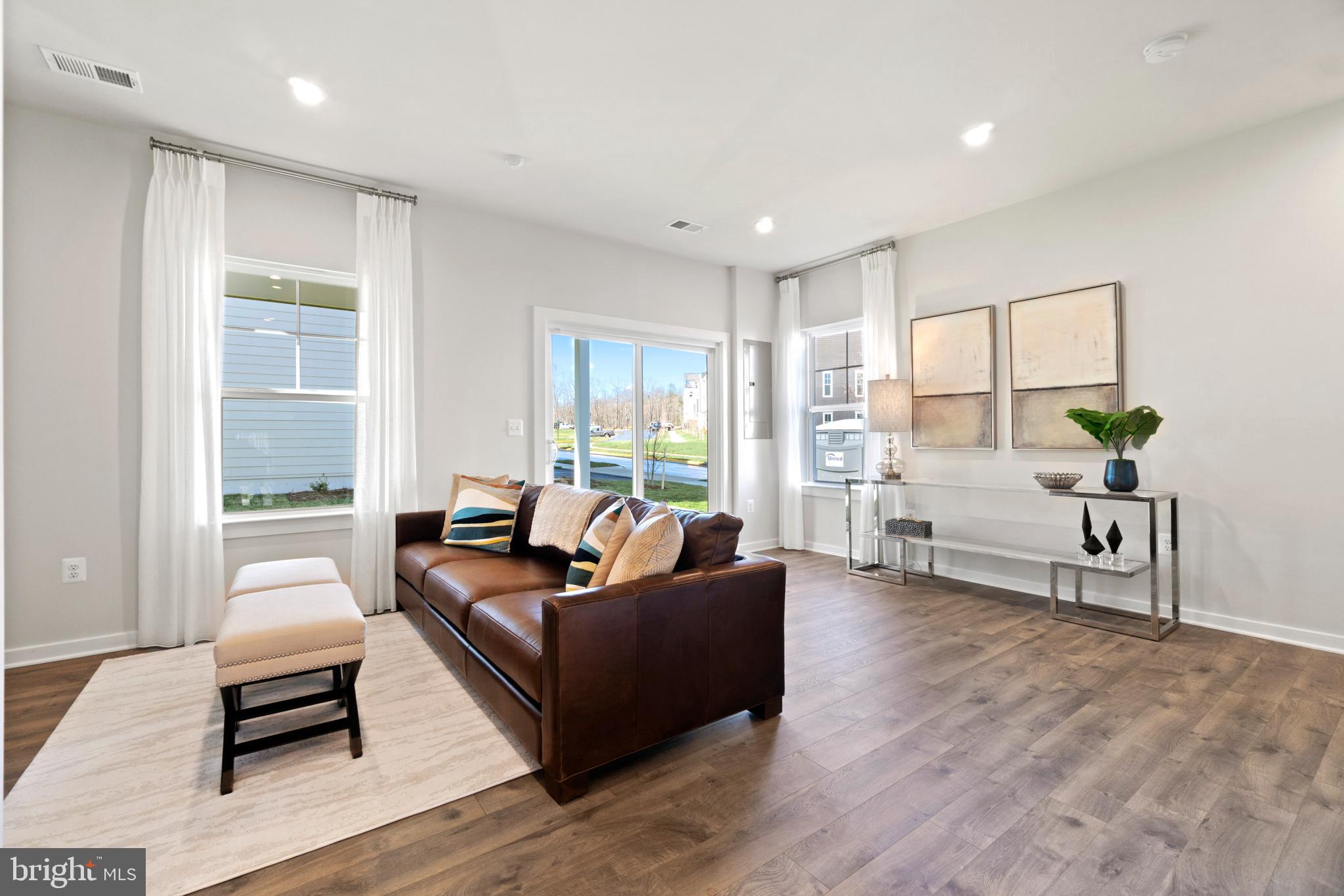 ARCOLA TOWN CENTER - Residential