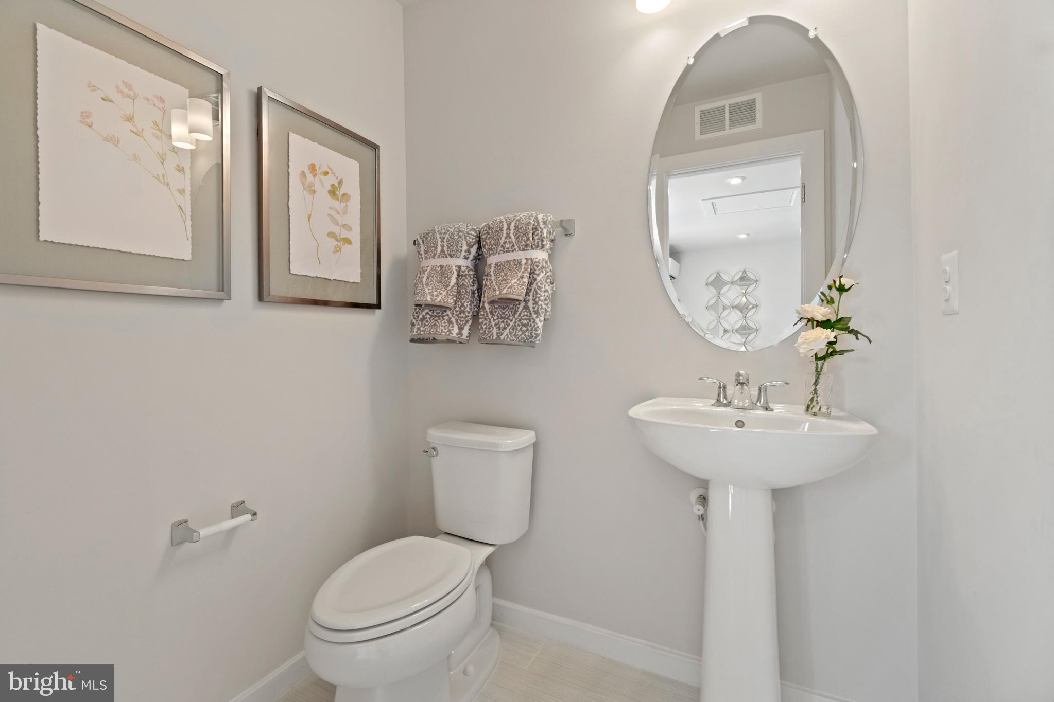 ARCOLA TOWN CENTER - Residential