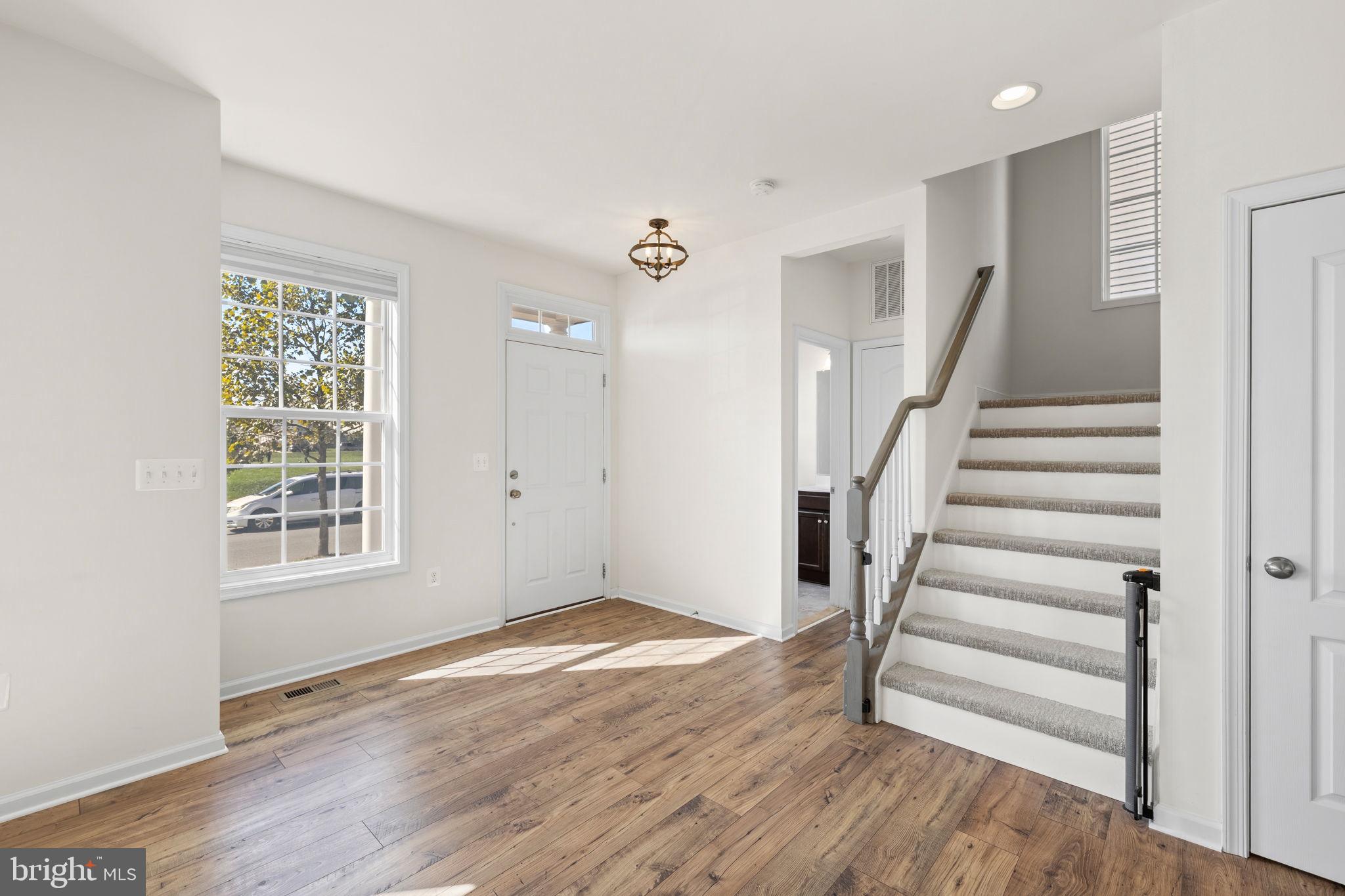 341 FOXGLOVE WAY