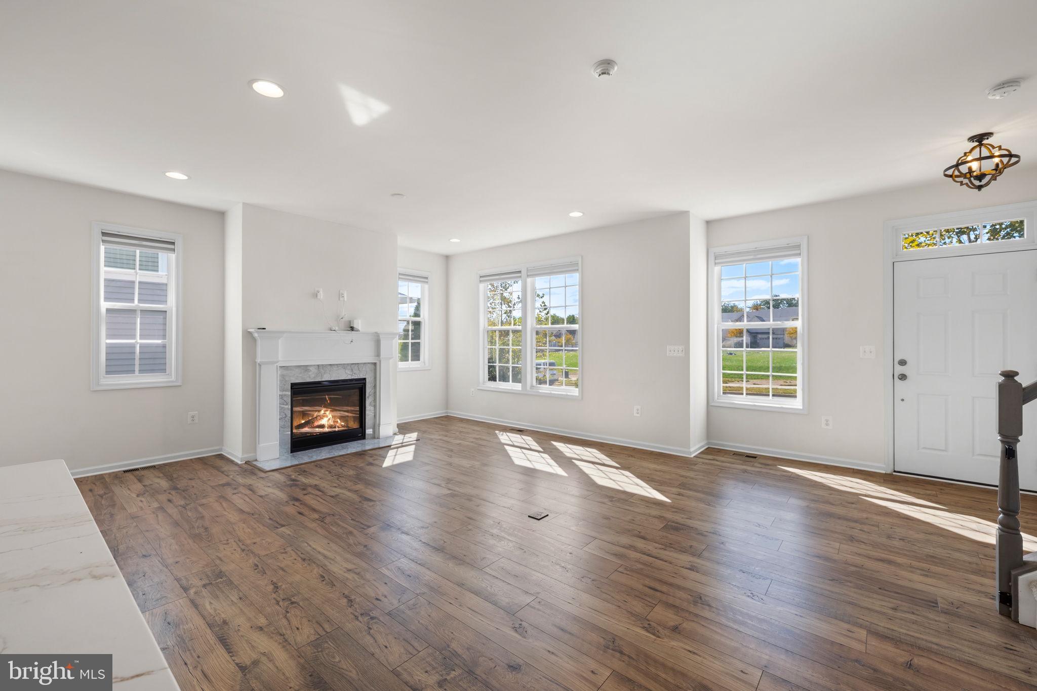 341 FOXGLOVE WAY