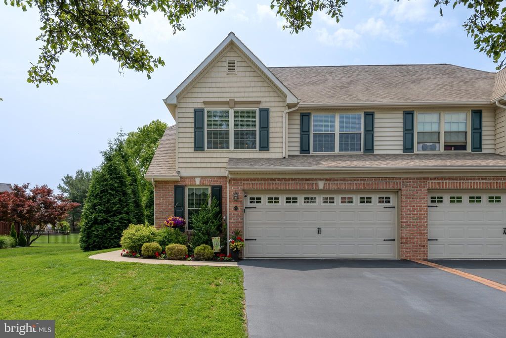 Photo of 452 HUNTINGTON DR, MOUNTVILLE, PA 17554 (MLS # PALA2033588)