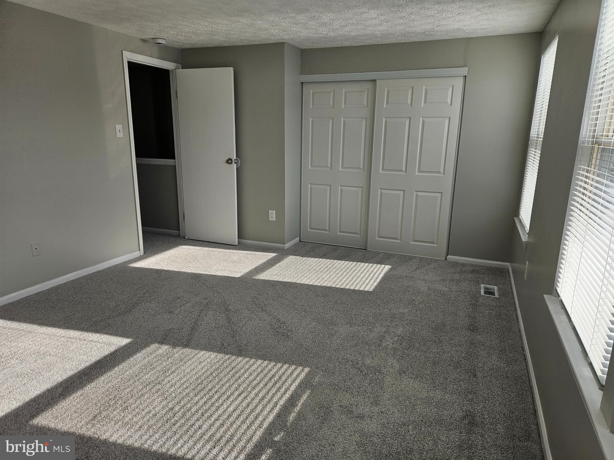 OAK POND PLAT FIVEPHASE - Residential Lease