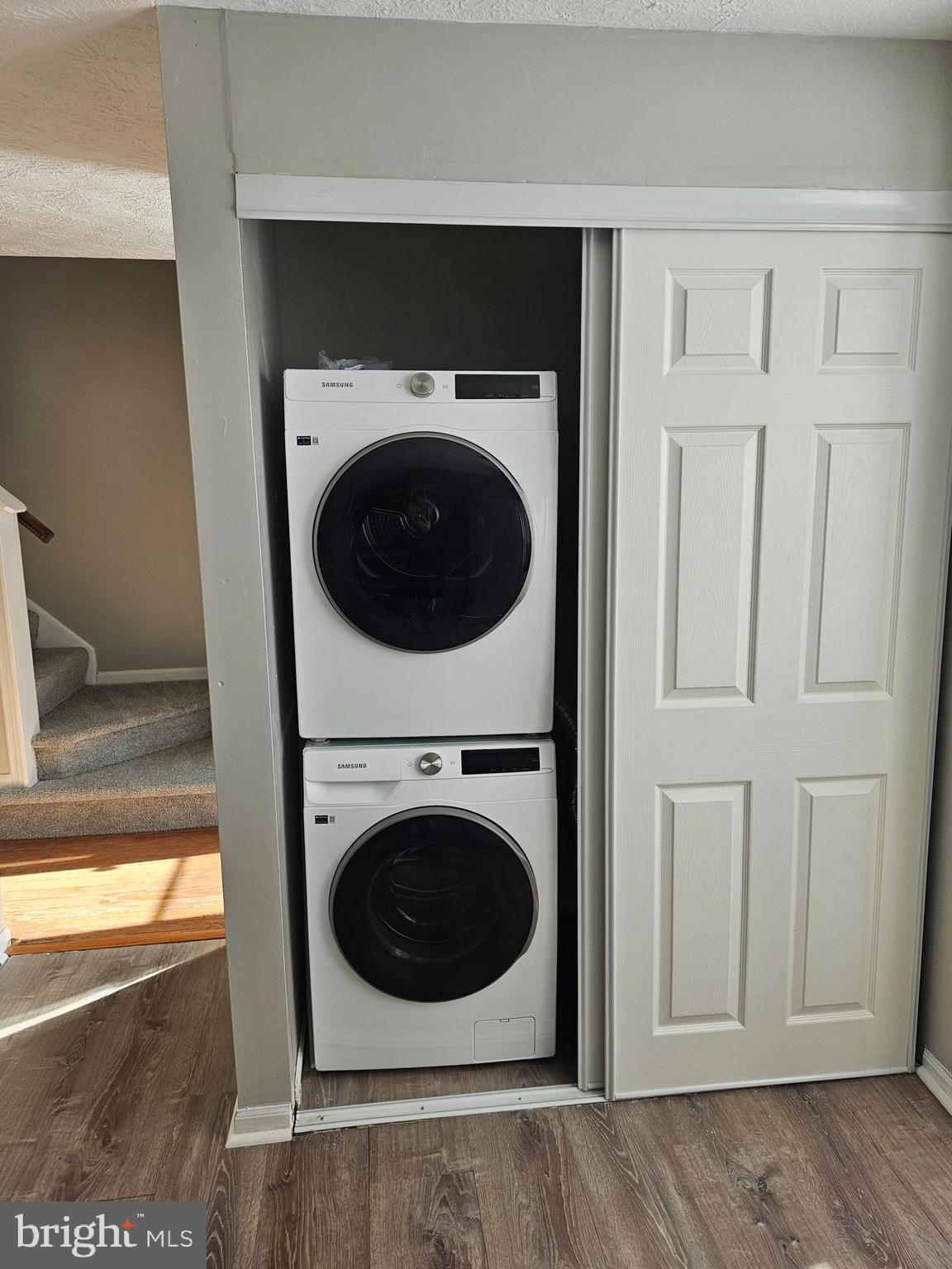 OAK POND PLAT FIVEPHASE - Residential Lease