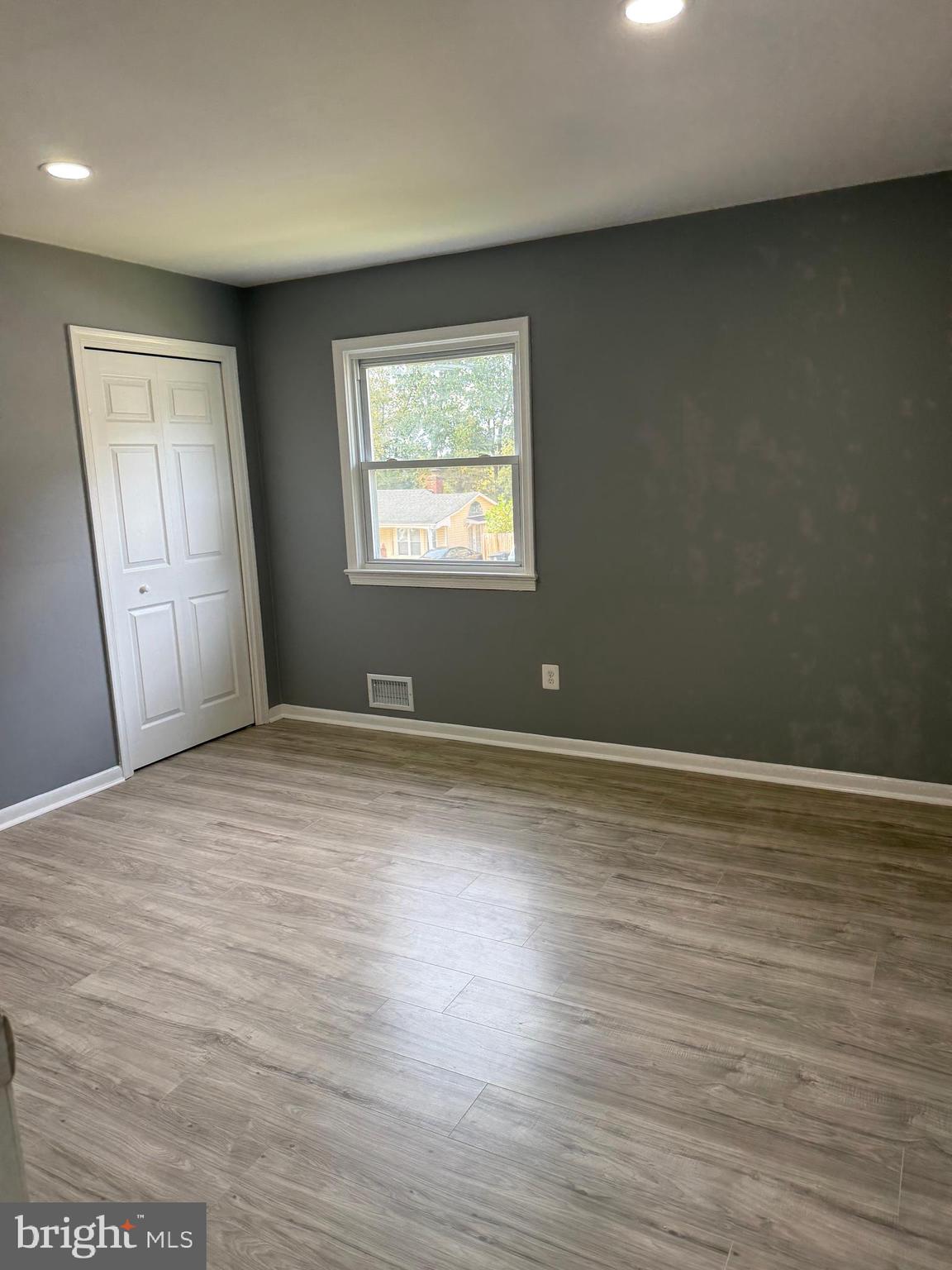 DANIA HILLS - Residential