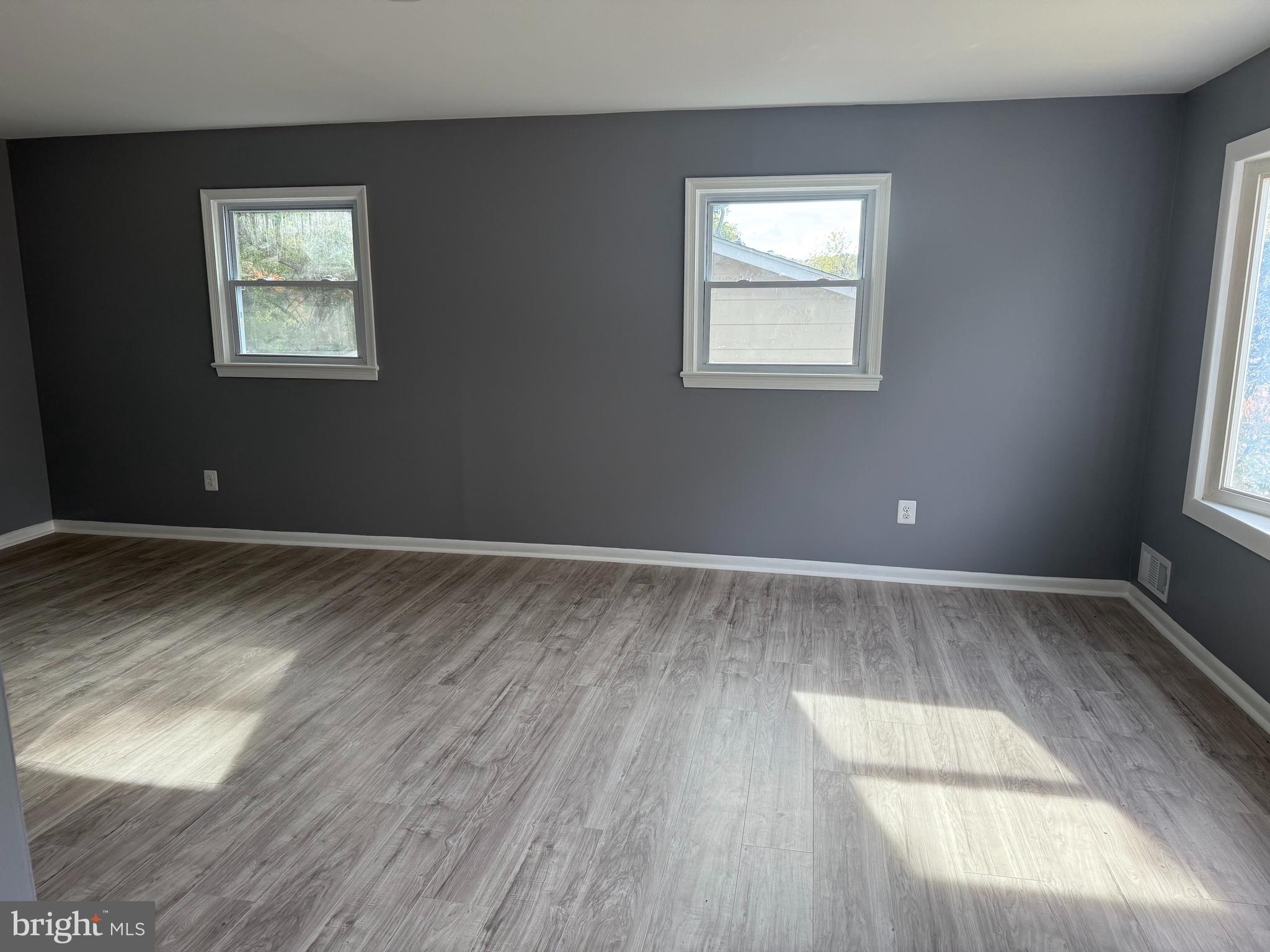 DANIA HILLS - Residential