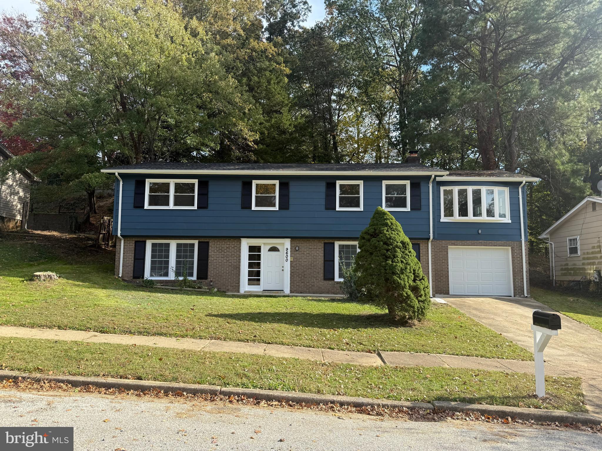 DANIA HILLS - Residential