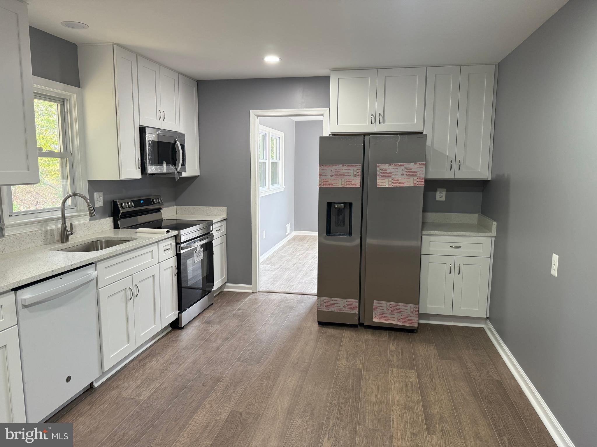 DANIA HILLS - Residential