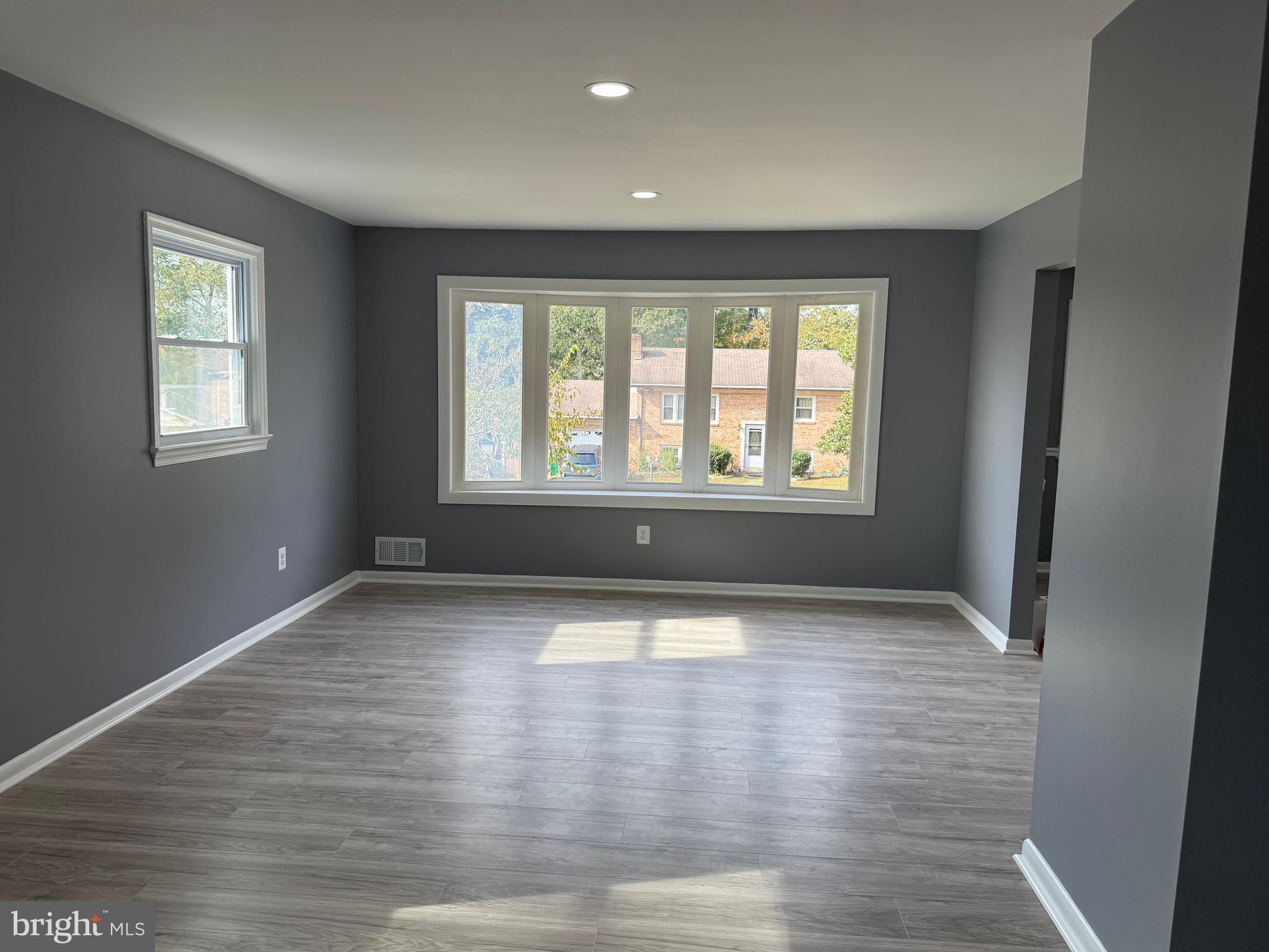 DANIA HILLS - Residential