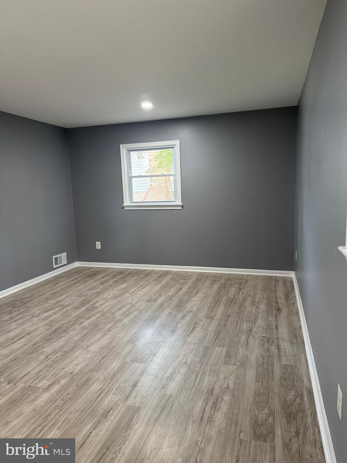 DANIA HILLS - Residential