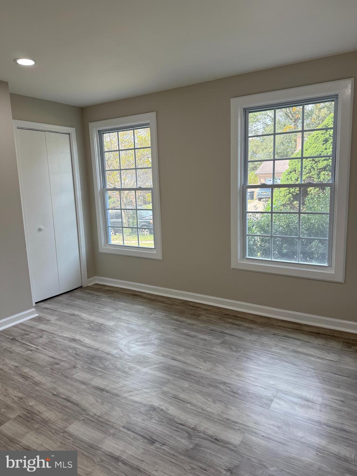 DANIA HILLS - Residential