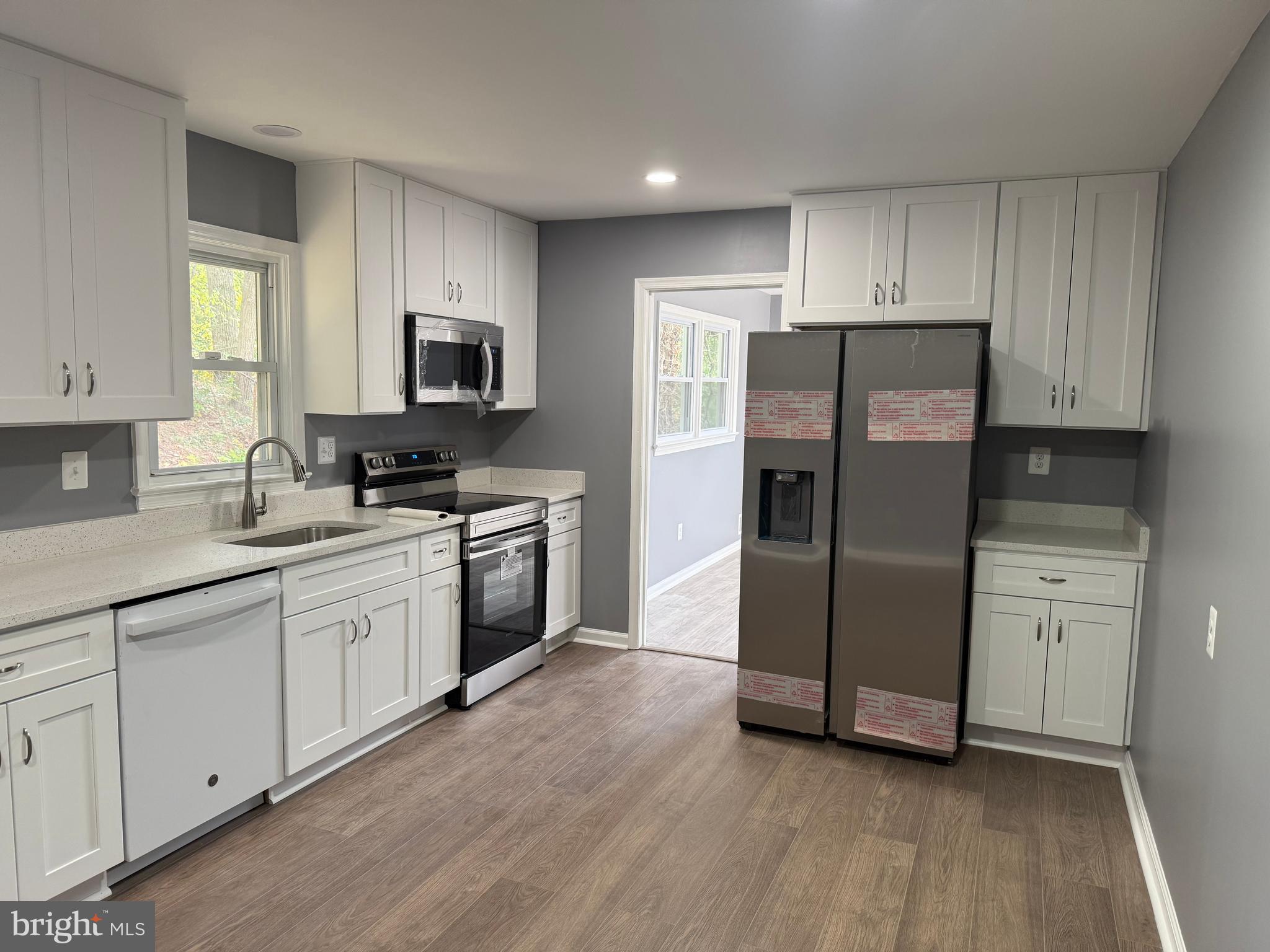 DANIA HILLS - Residential