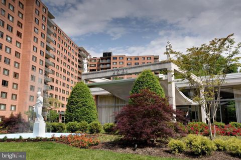 Photo of 4201 Cathedral Avenue NW #315E, WASHINGTON, DC 20016 (MLS # DCDC2246992)