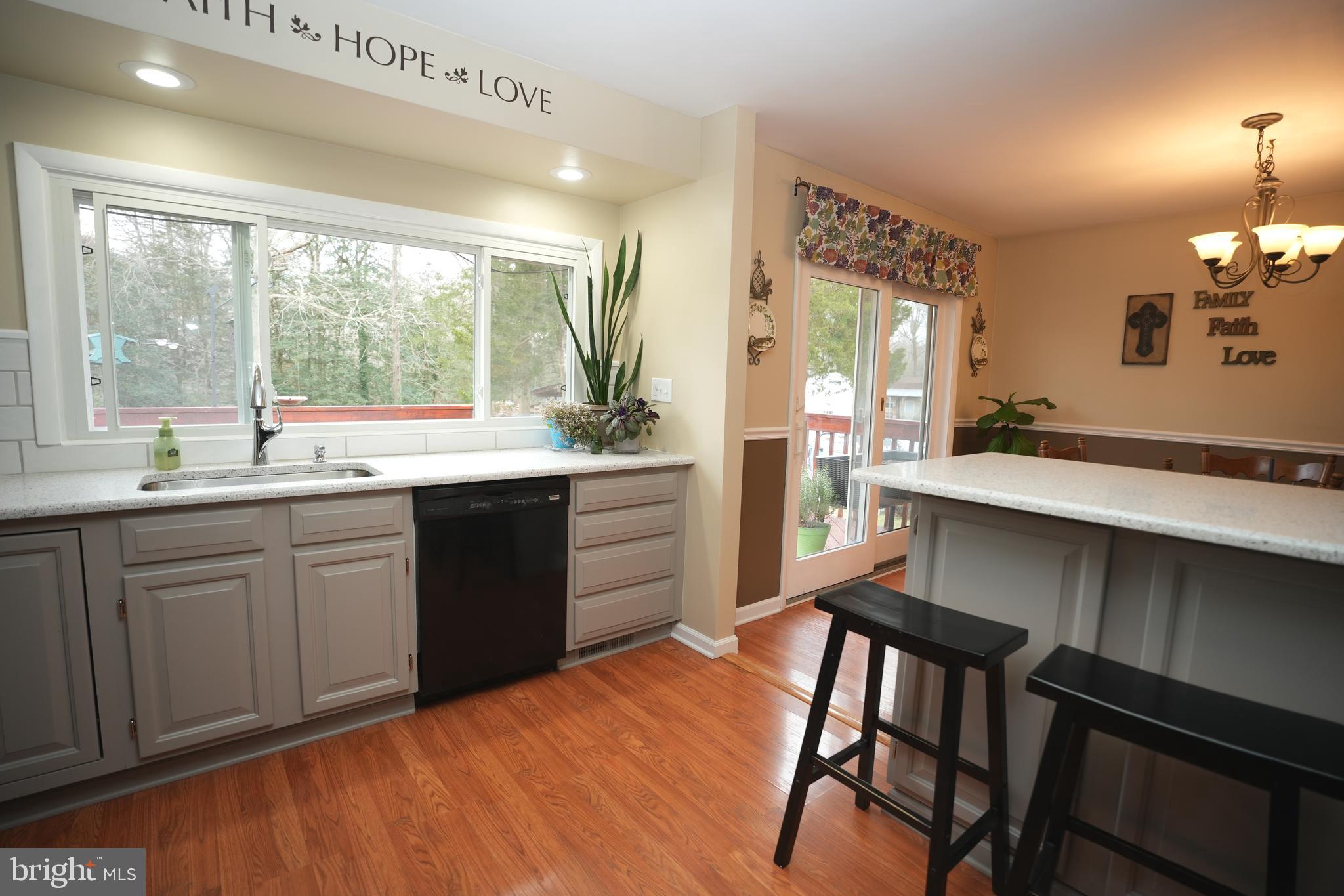 RED HILL - Residential