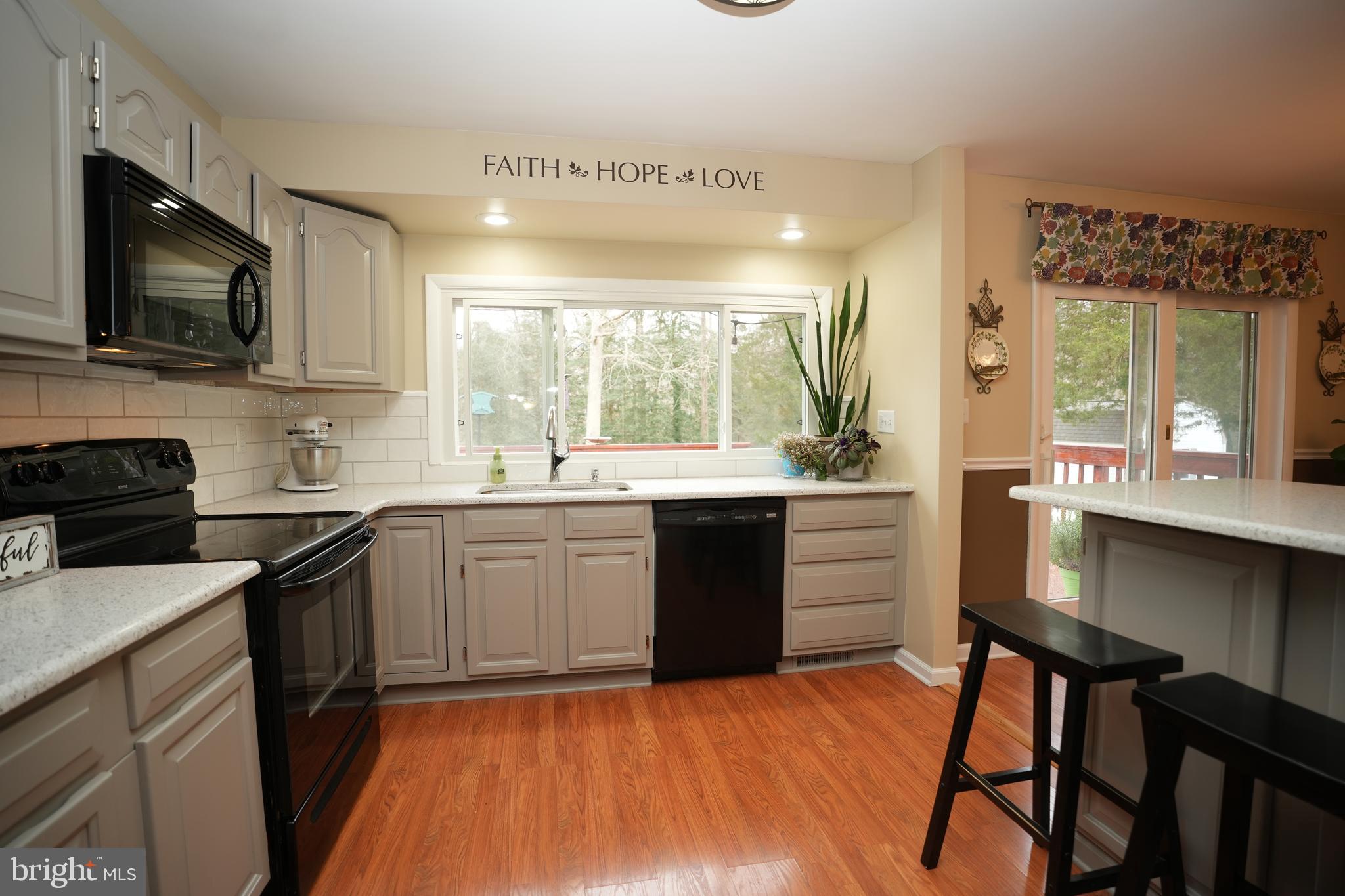 RED HILL - Residential