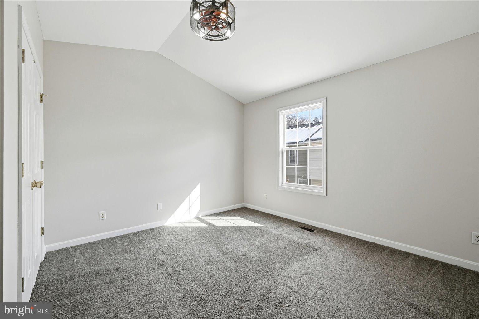 HEDGESVILLE HILLS - Residential