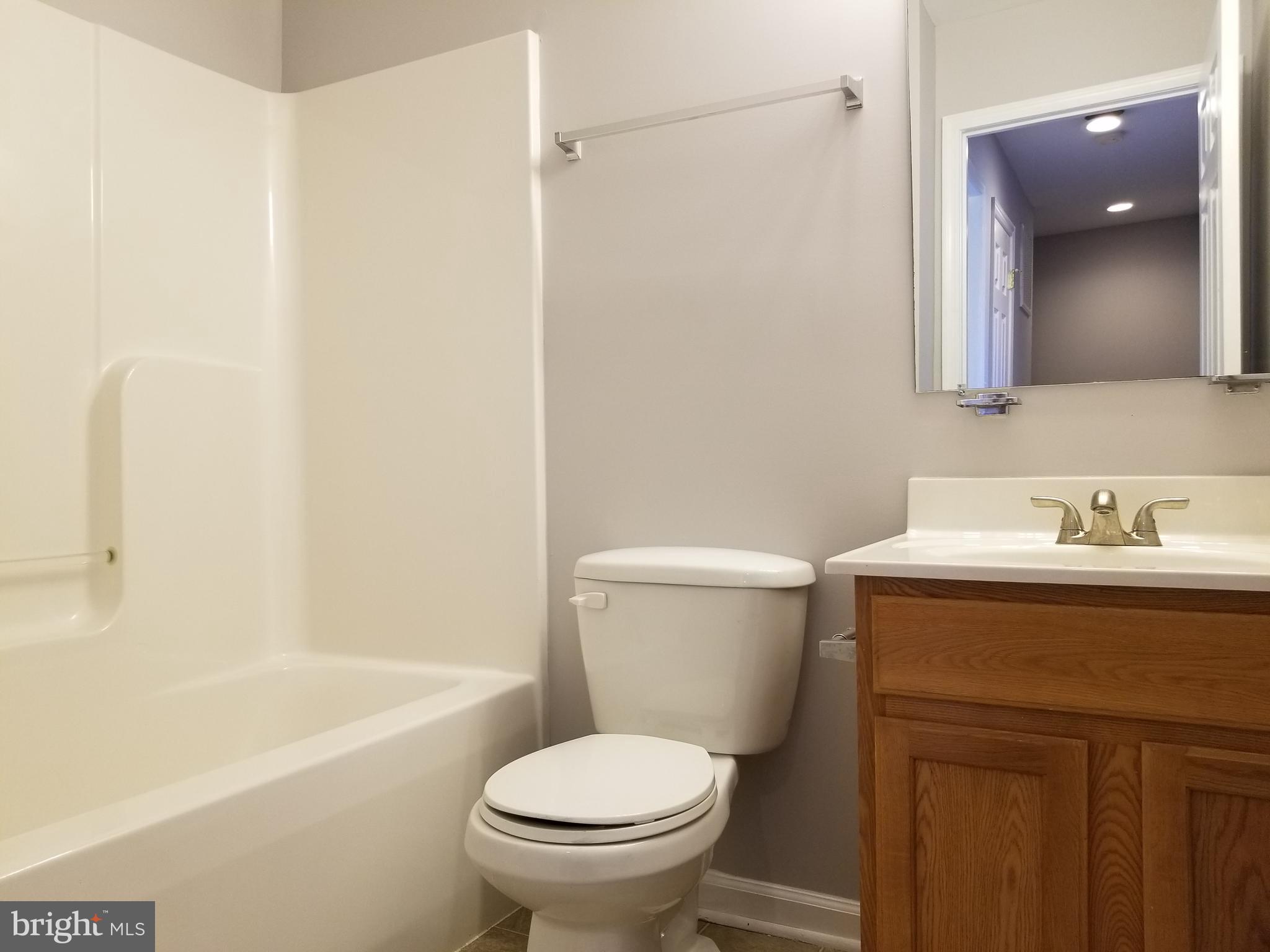 TOWNES OF RIDGEWAY - Residential Lease