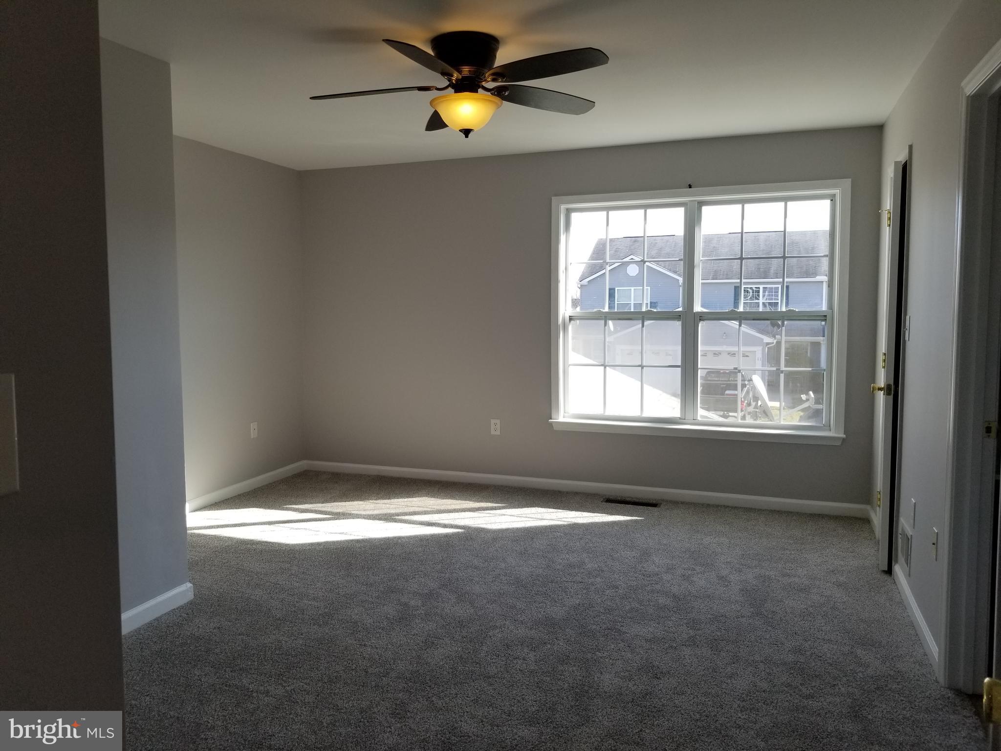 TOWNES OF RIDGEWAY - Residential Lease