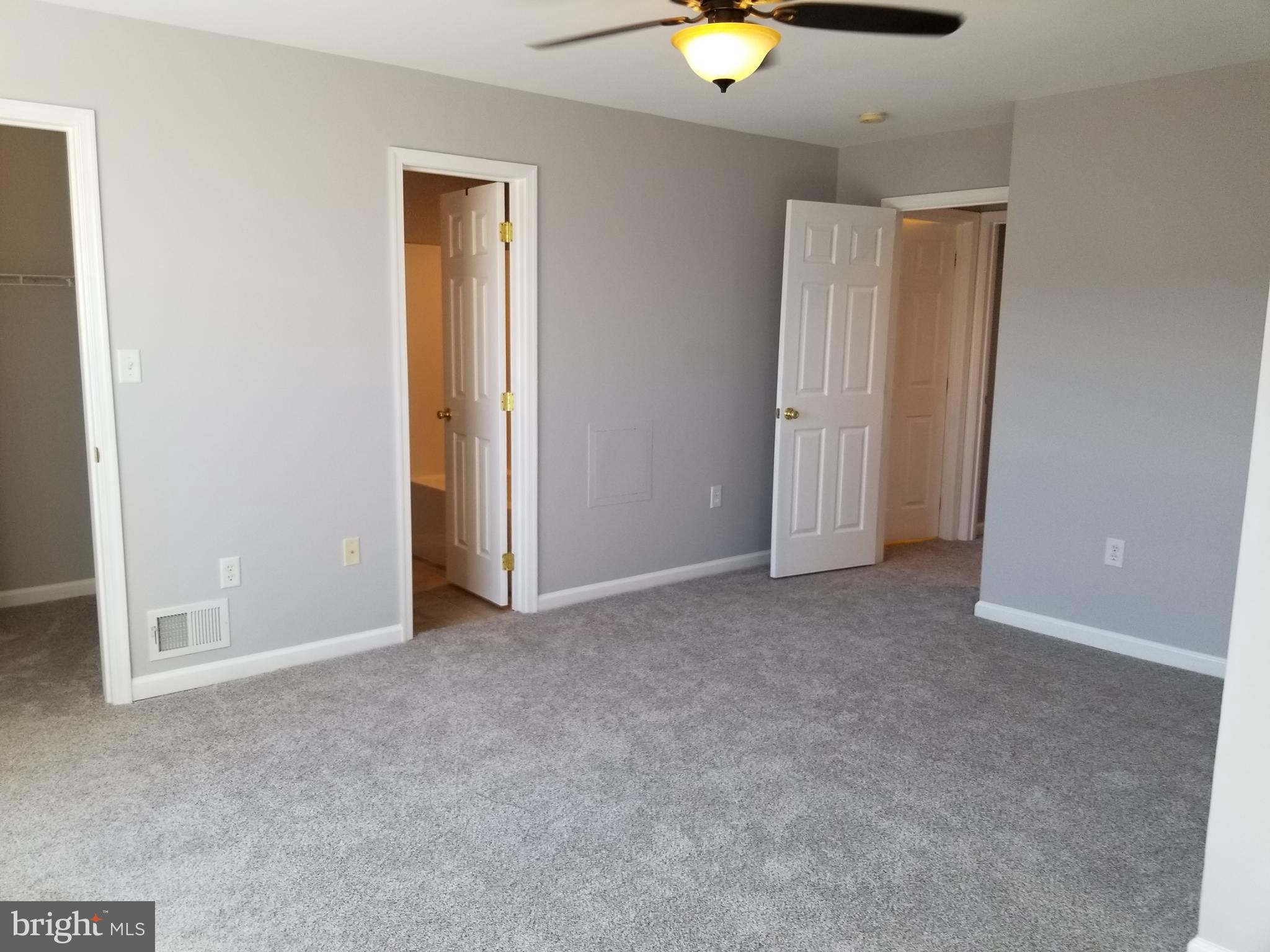 TOWNES OF RIDGEWAY - Residential Lease