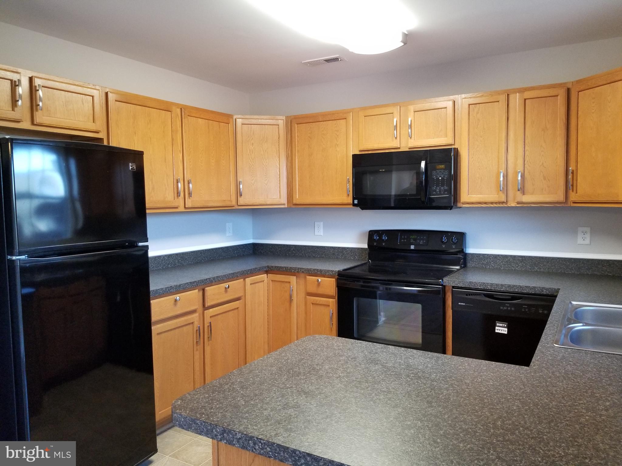 TOWNES OF RIDGEWAY - Residential Lease