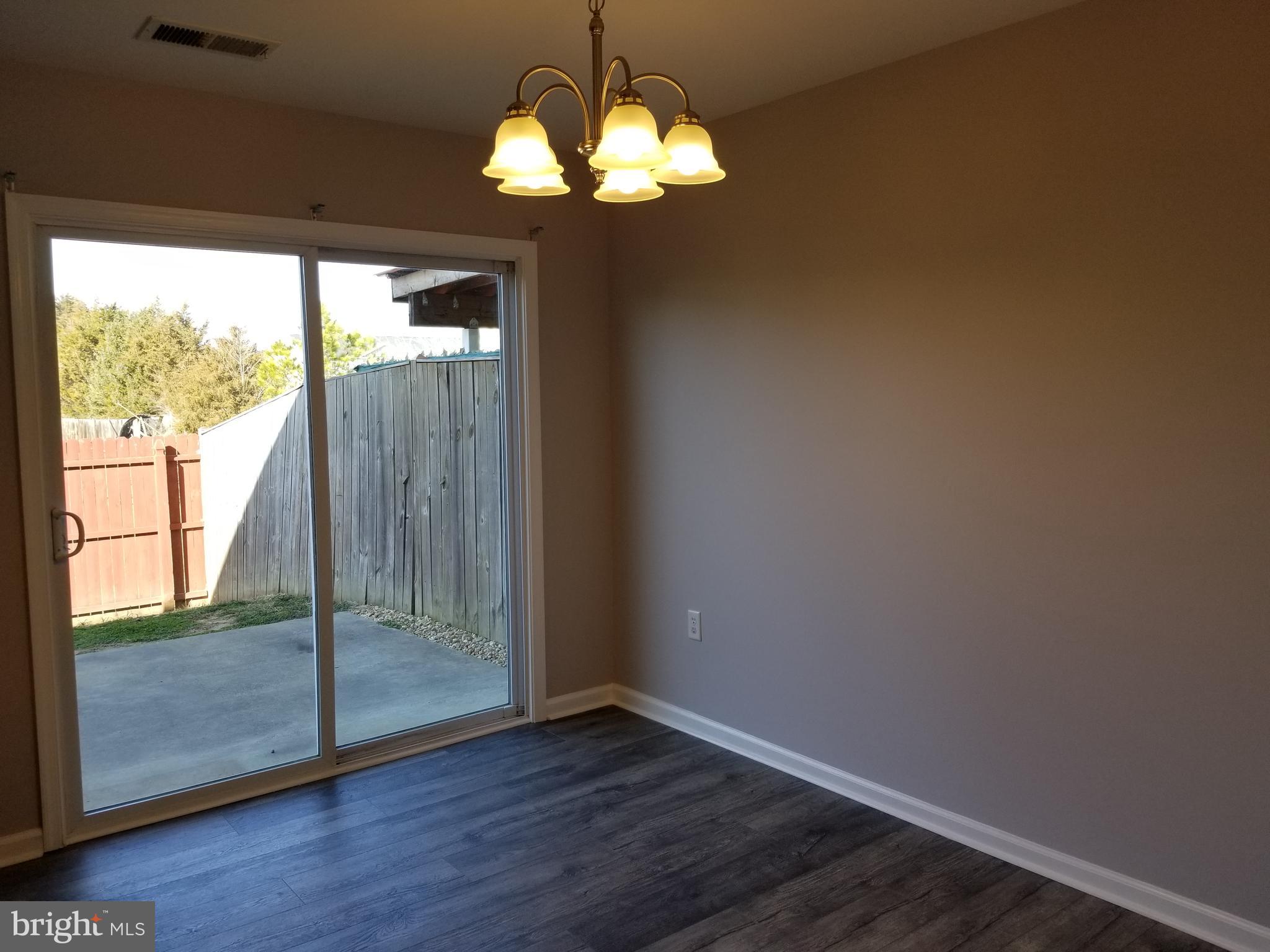 TOWNES OF RIDGEWAY - Residential Lease