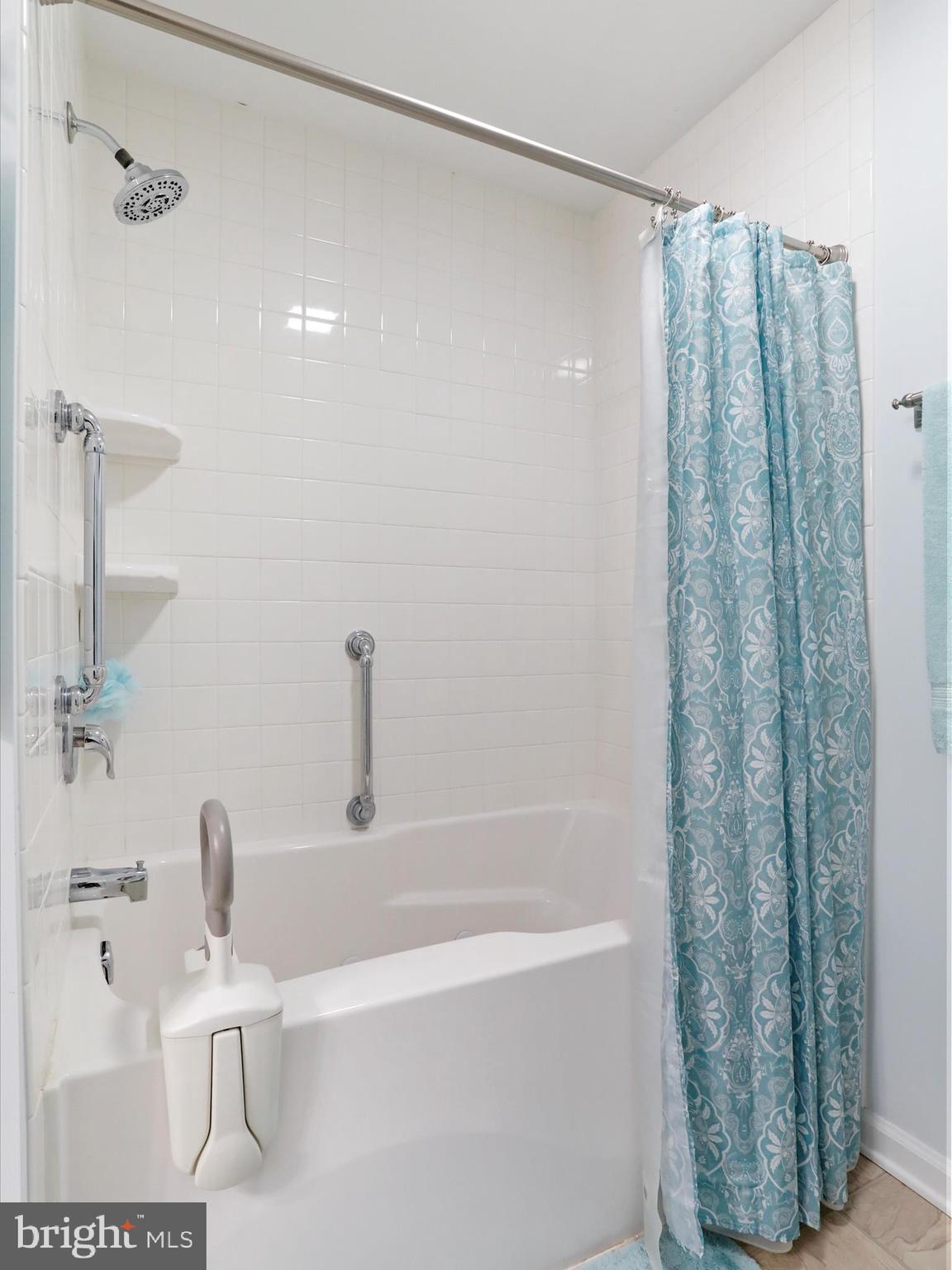 BRISTOL SPRINGS - Residential