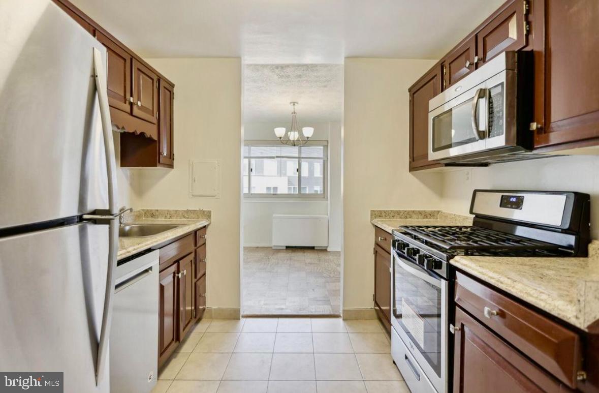 BOLLING BROOK TOWERS - Residential Lease