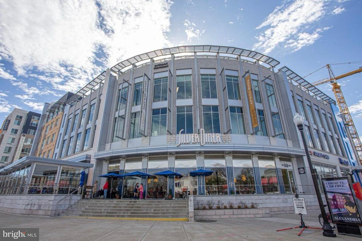 BOLLING BROOK TOWERS - Residential Lease